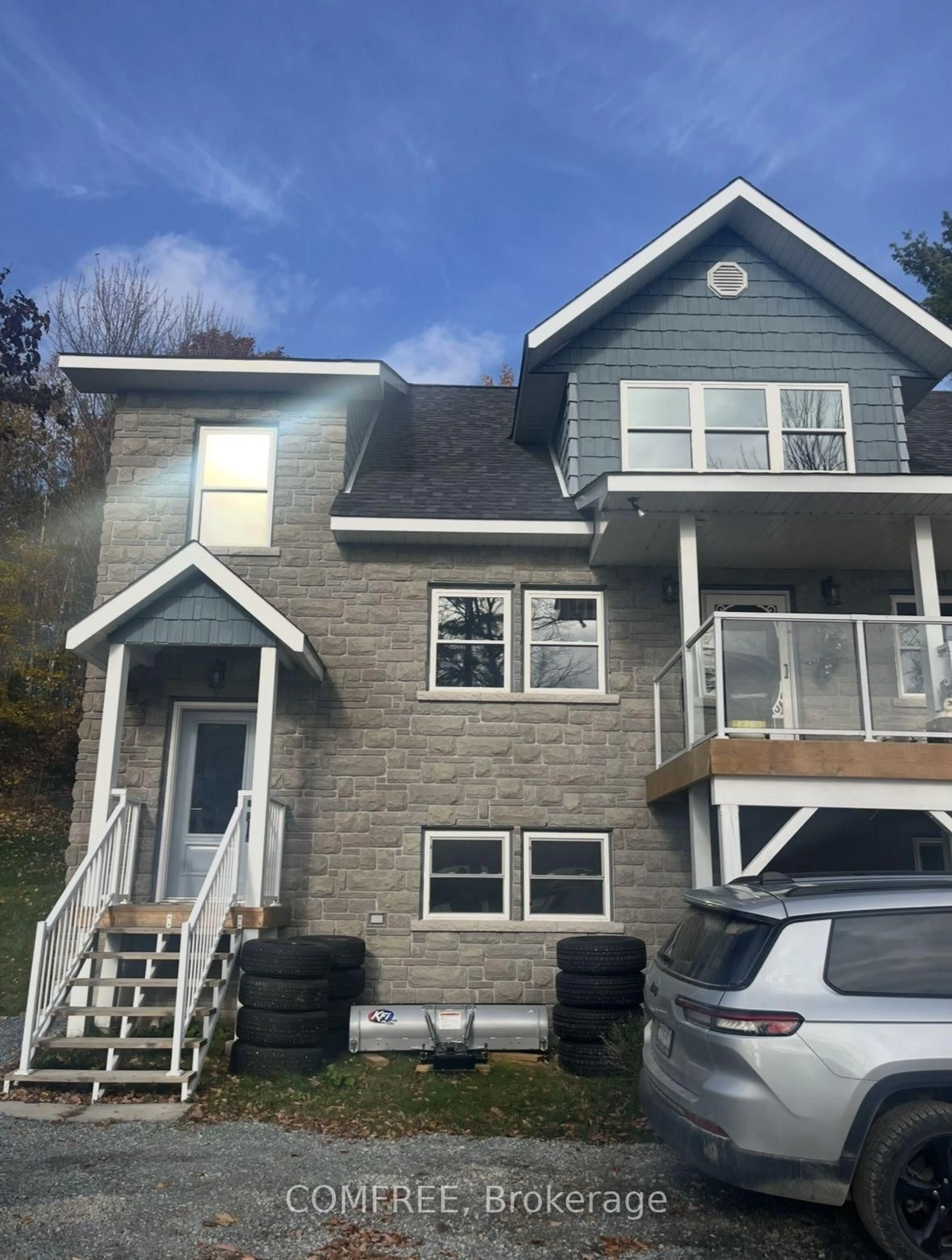 Home with vinyl exterior material, building for 1168 C West Bywy, Greater Sudbury Ontario P0M 1H0