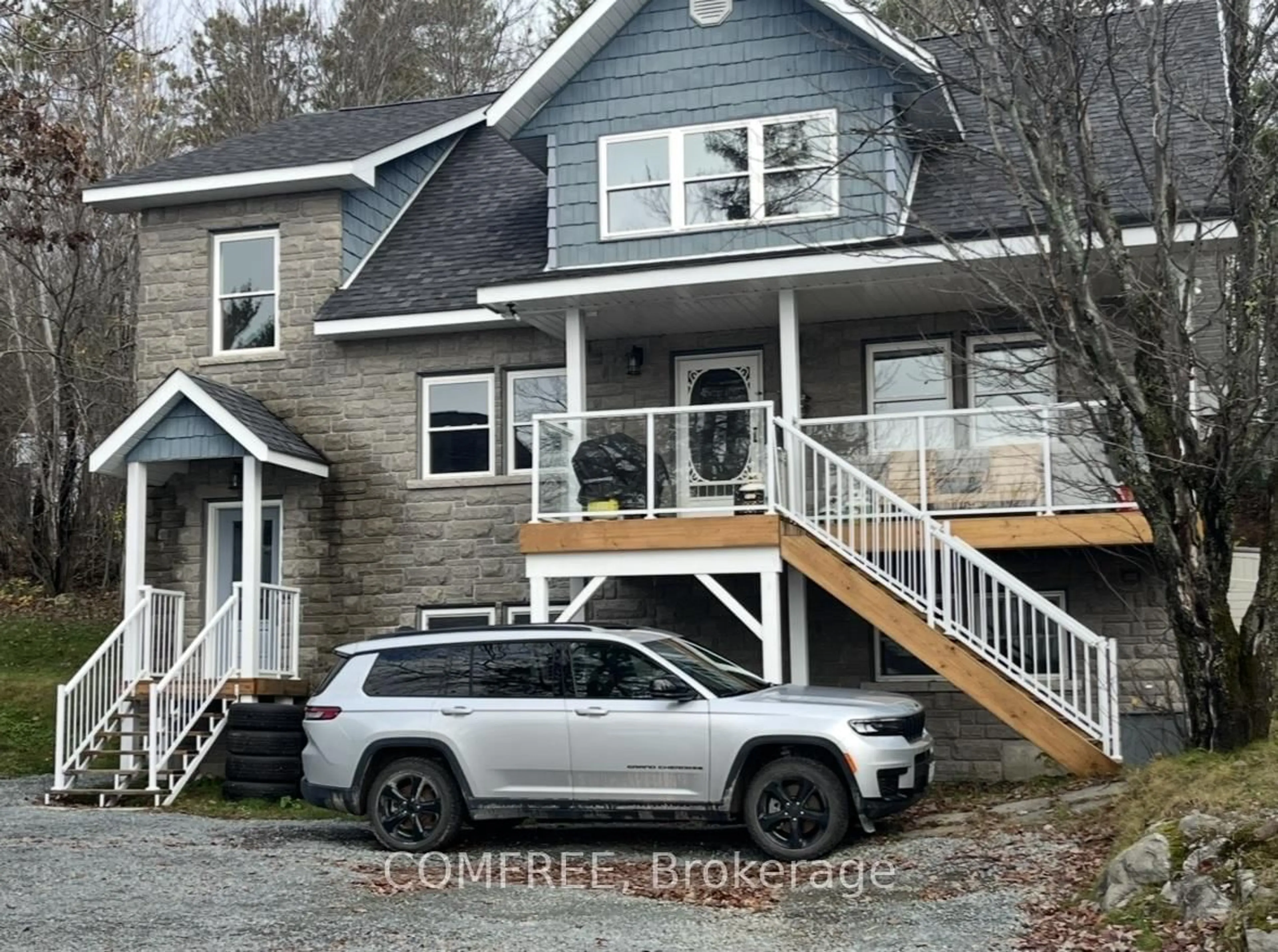 Home with vinyl exterior material, street for 1168 C West Bywy, Greater Sudbury Ontario P0M 1H0