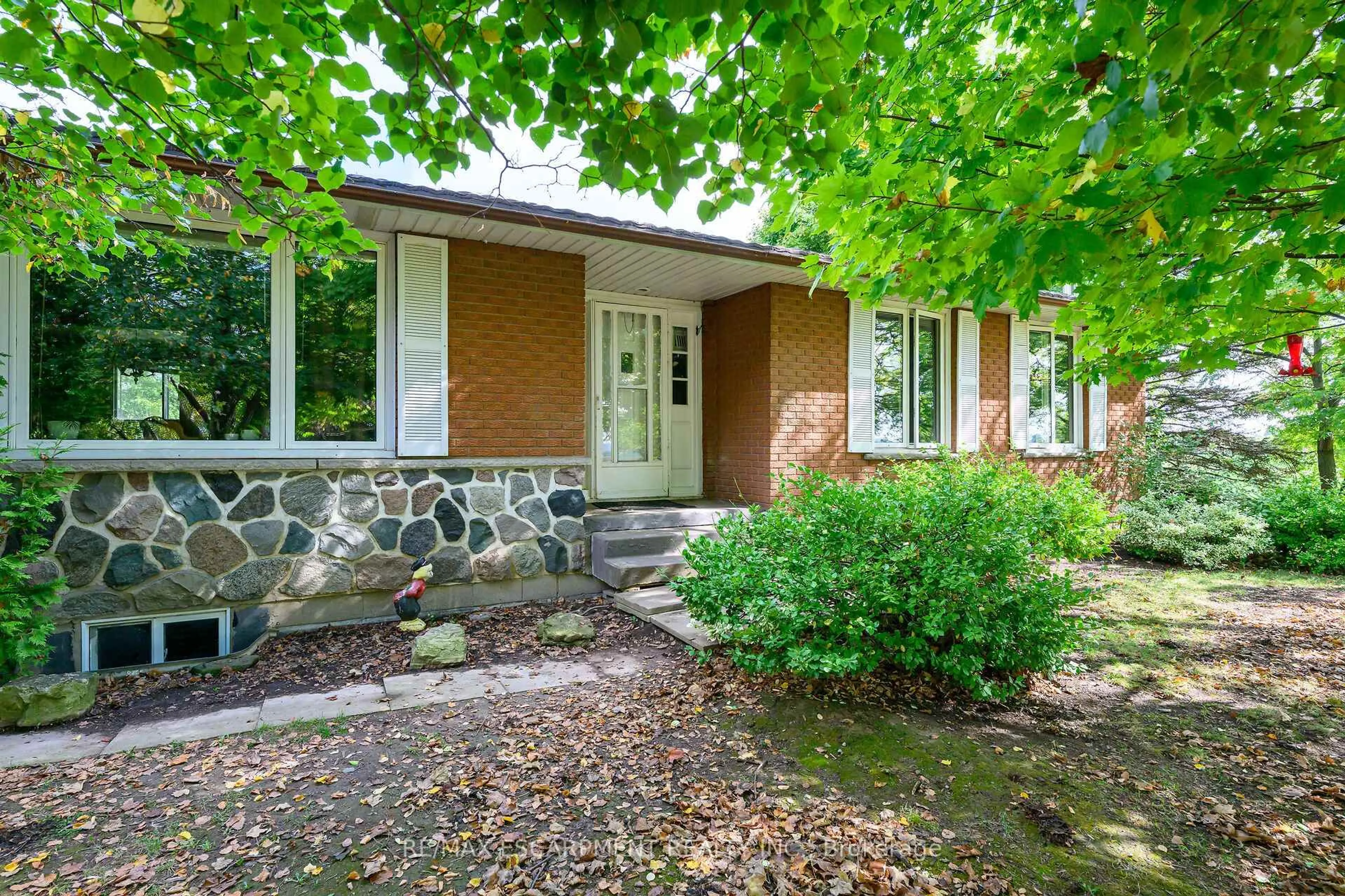 Home with brick exterior material, street for 757 4th Line, Haldimand Ontario N3W 2B1