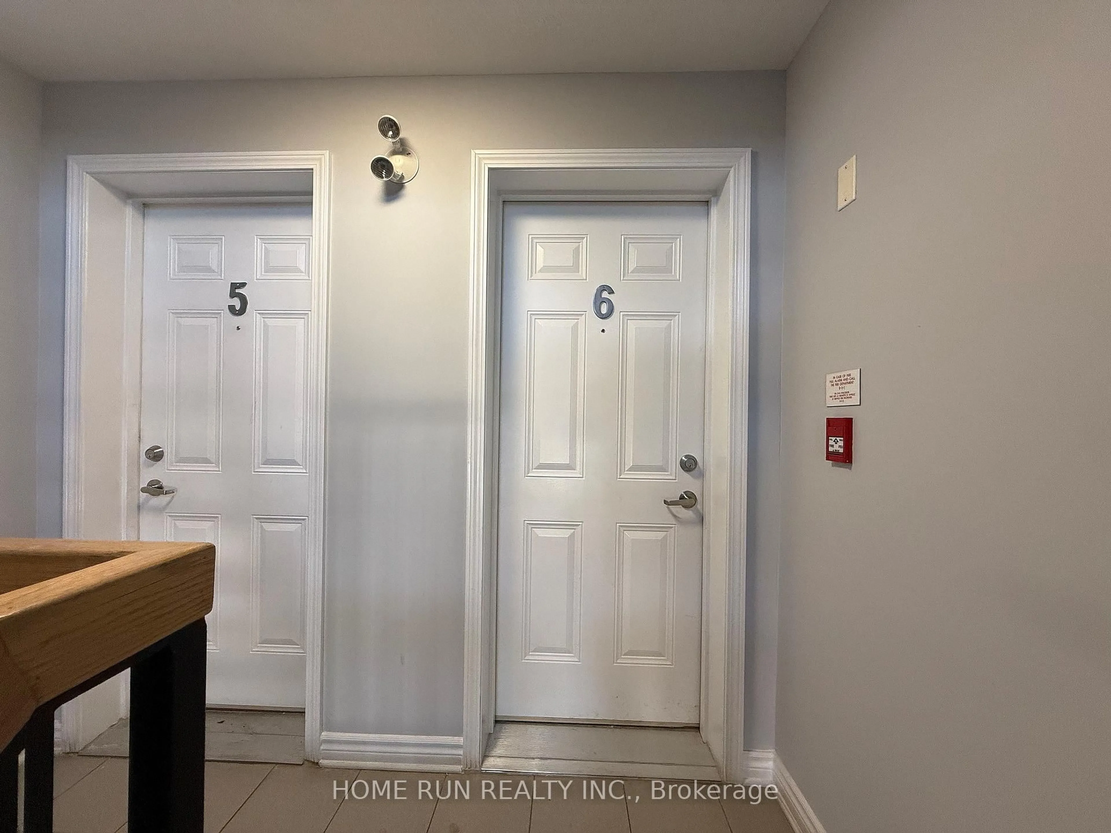 Indoor entryway for 50 Barnstone Dr #6, Ottawa Ontario K2G 6X2