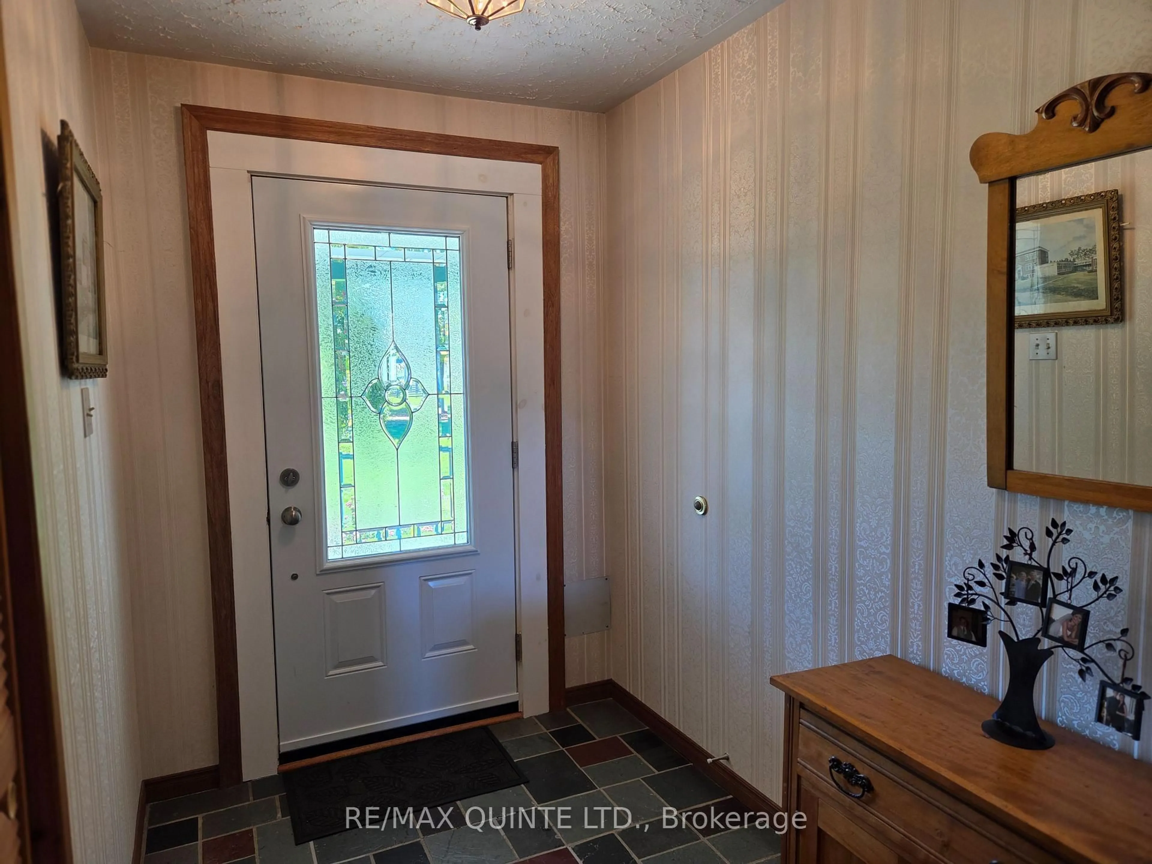 Indoor entryway for 551 Marlbank Rd, Tweed Ontario K0K 3J0