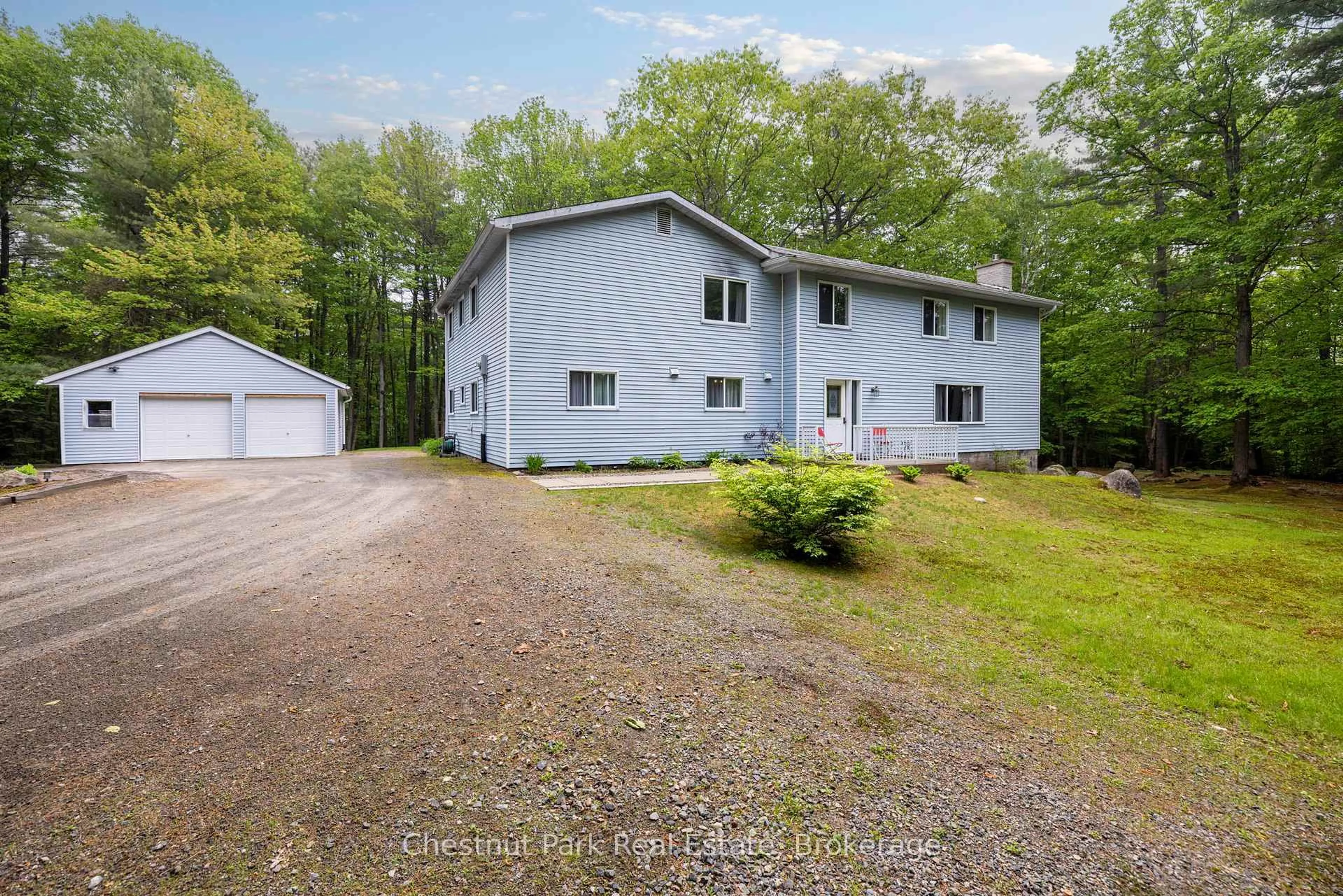 A pic from outside/outdoor area/front of a property/back of a property/a pic from drone, unknown for 3711 Brunel Rd, Lake of Bays Ontario P0B 1A0