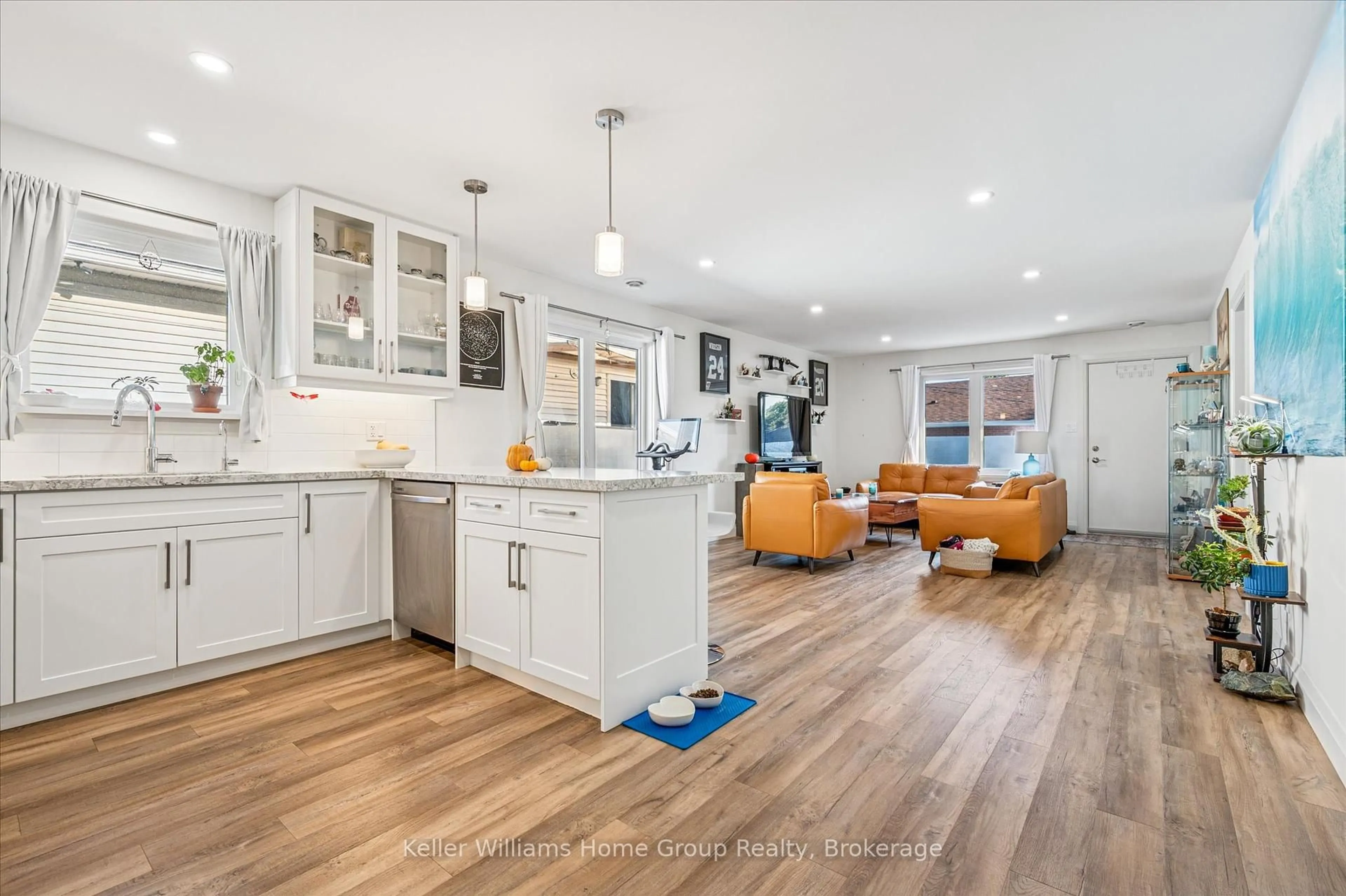 Open concept kitchen, unknown for 76 South Dr, Kitchener Ontario N2M 4B6
