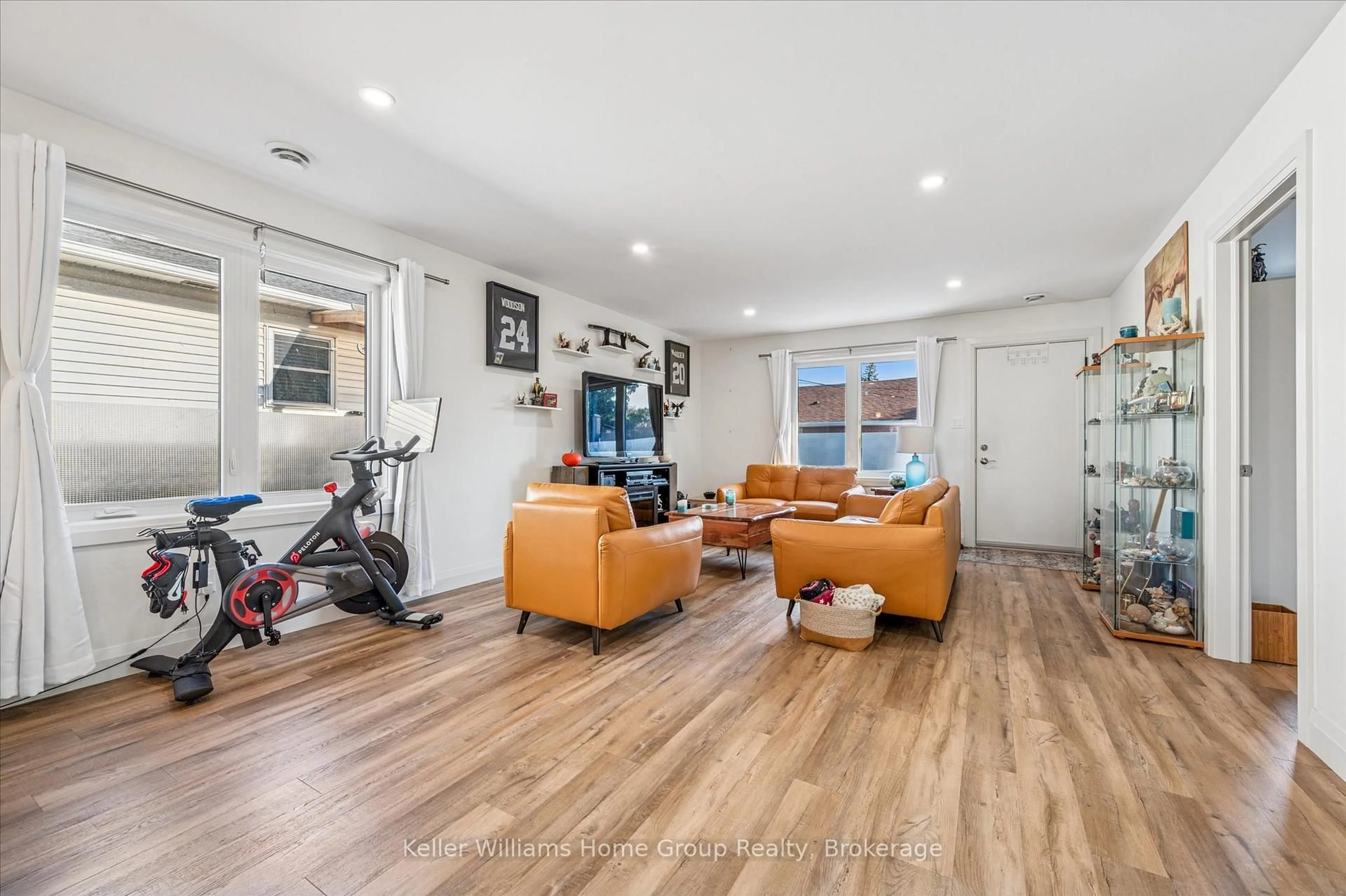 Gym or fitness room for 76 South Dr, Kitchener Ontario N2M 4B6