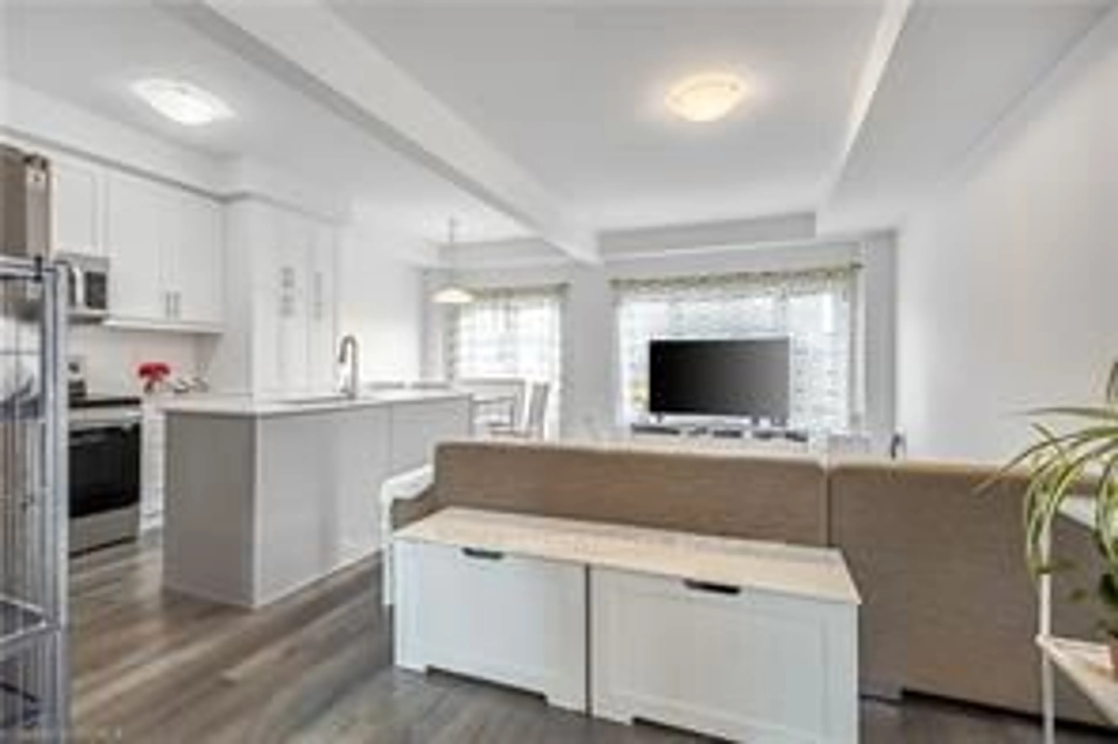 Open concept kitchen, unknown for 29 Bellhouse Pl, Brant Ontario N3T 0T7