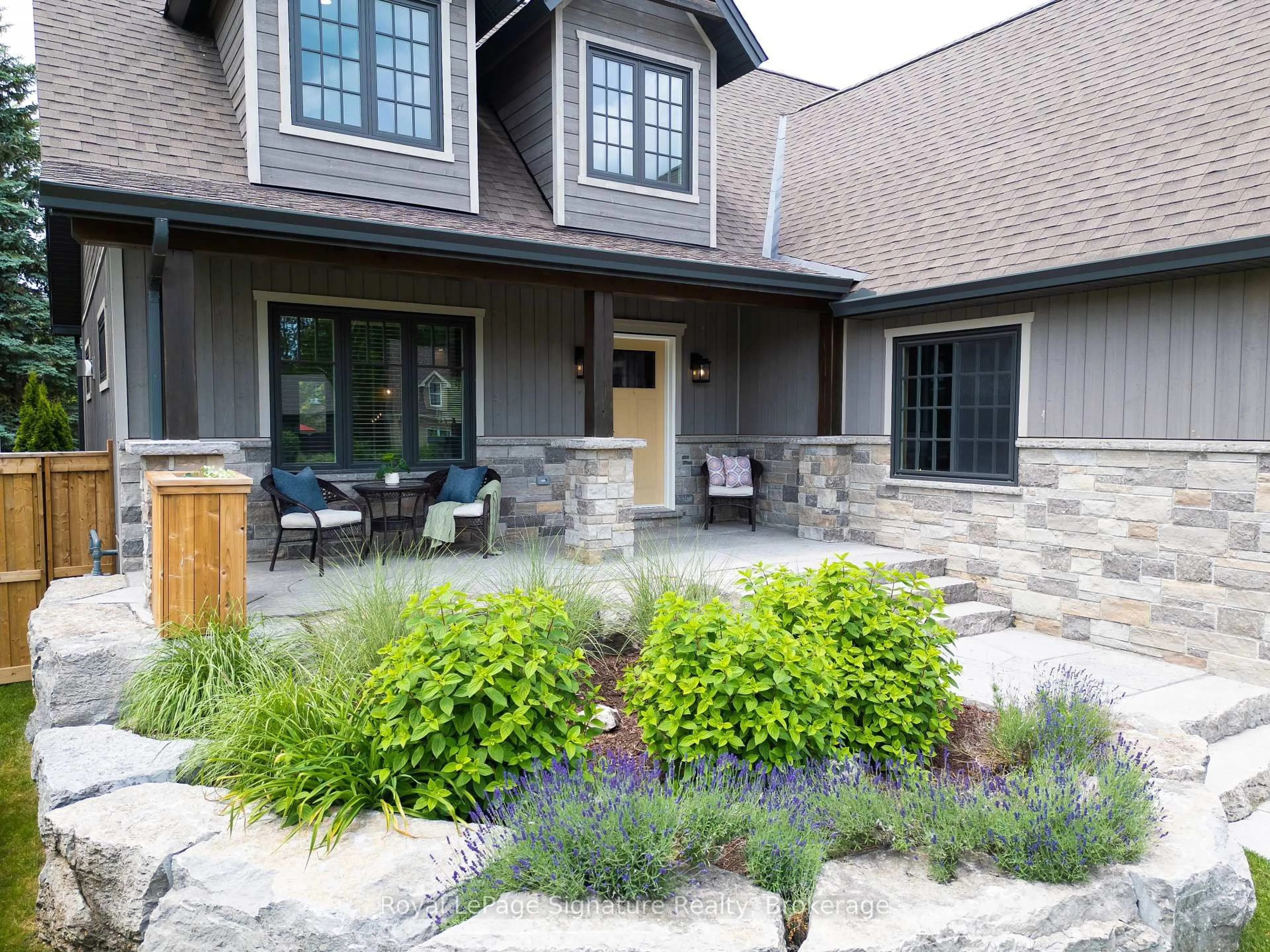 Patio, street for 189 Brooker Blvd, Blue Mountains Ontario L9Y 0L3