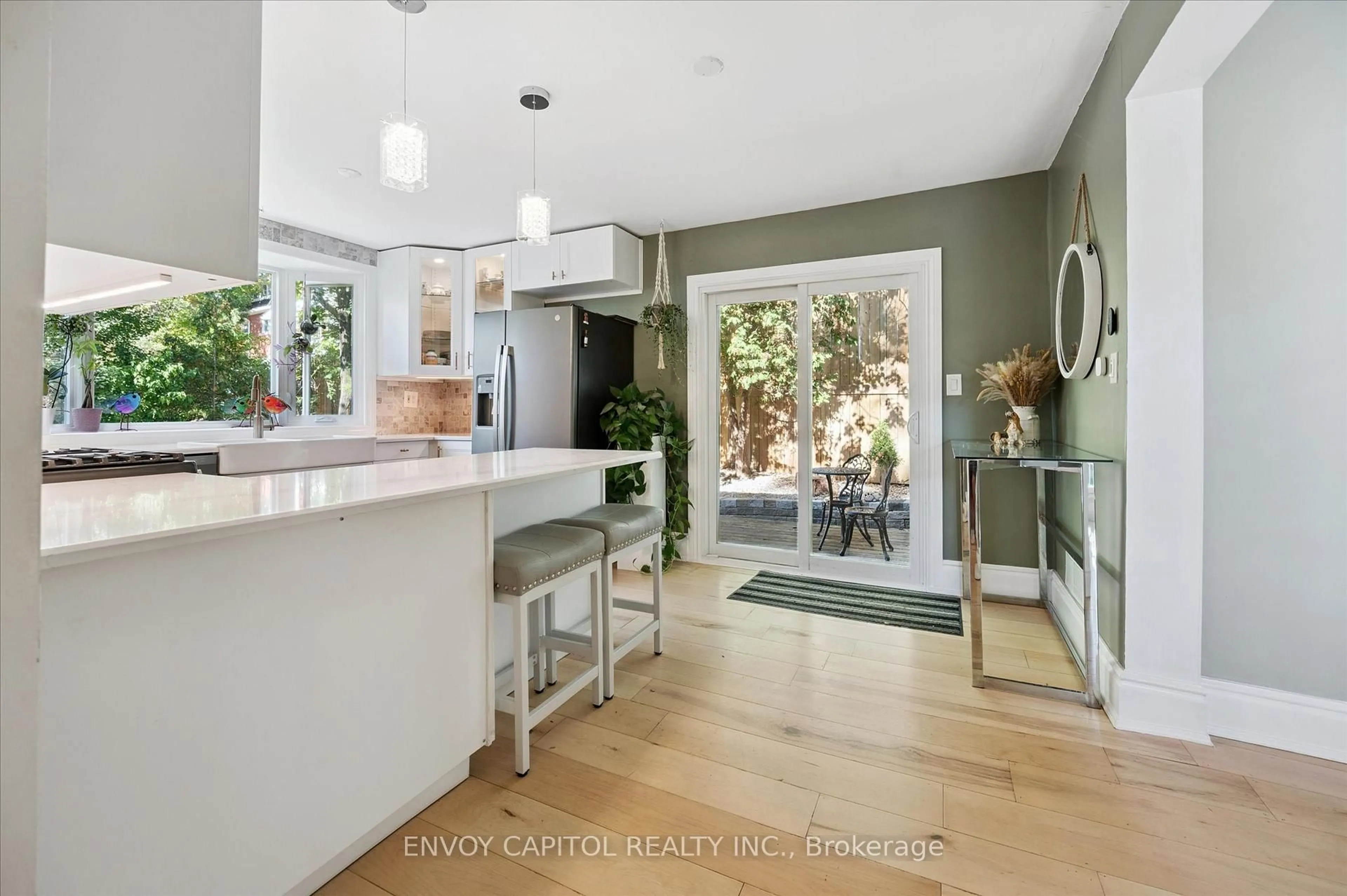 Open concept kitchen, unknown for 132 Norwich St, Guelph Ontario N1E 2G7