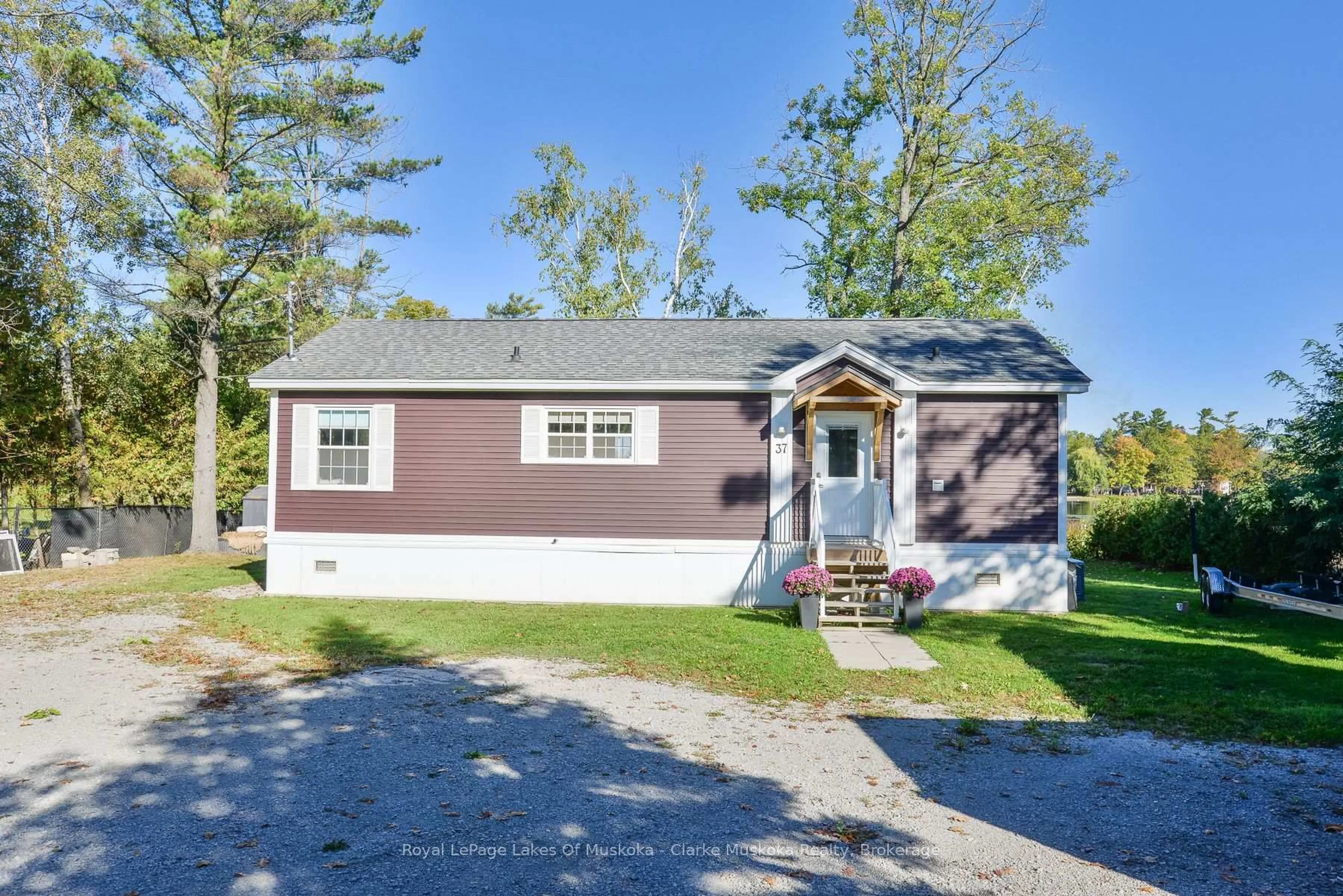 Home with vinyl exterior material, street for 37 MINTENS Lane, Georgian Bay Ontario L0K 1S0
