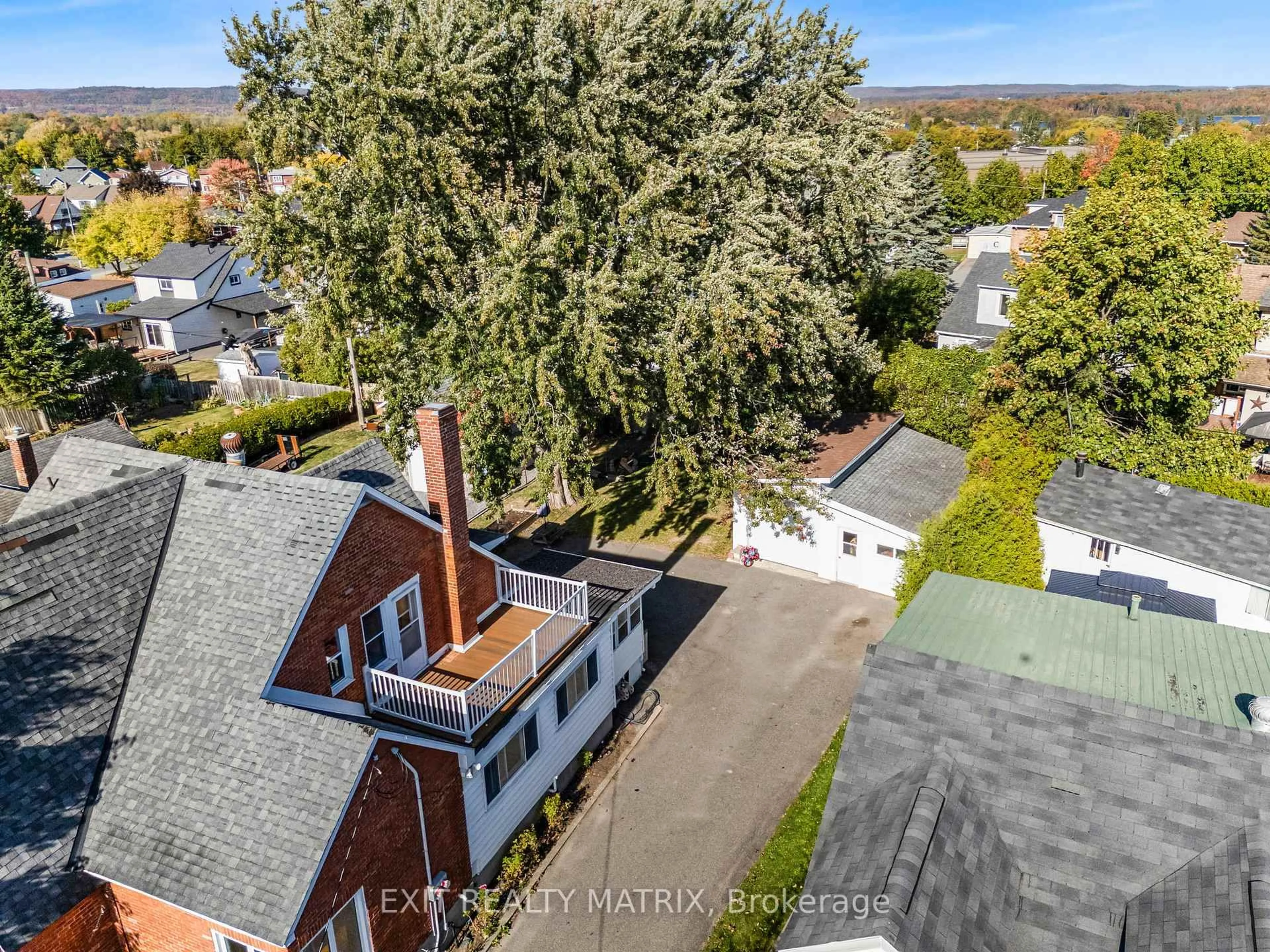A pic from outside/outdoor area/front of a property/back of a property/a pic from drone, city buildings view from balcony for 453 Garneau St, Hawkesbury Ontario K6A 1M6