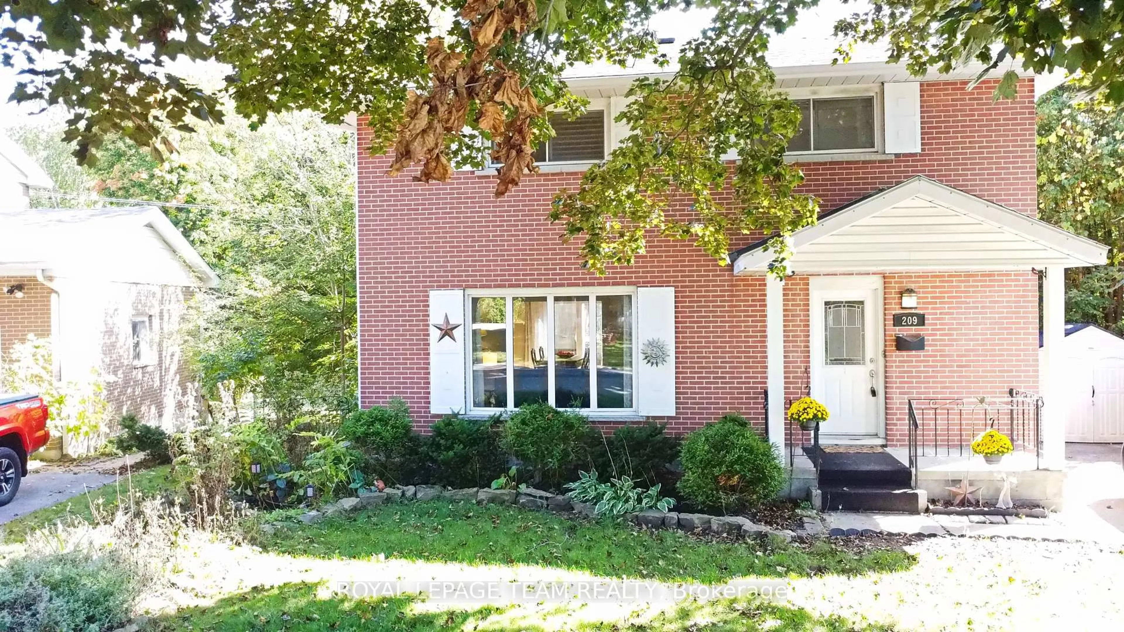 Home with brick exterior material, street for 209 Reynolds Dr, Brockville Ontario K6V 1X8