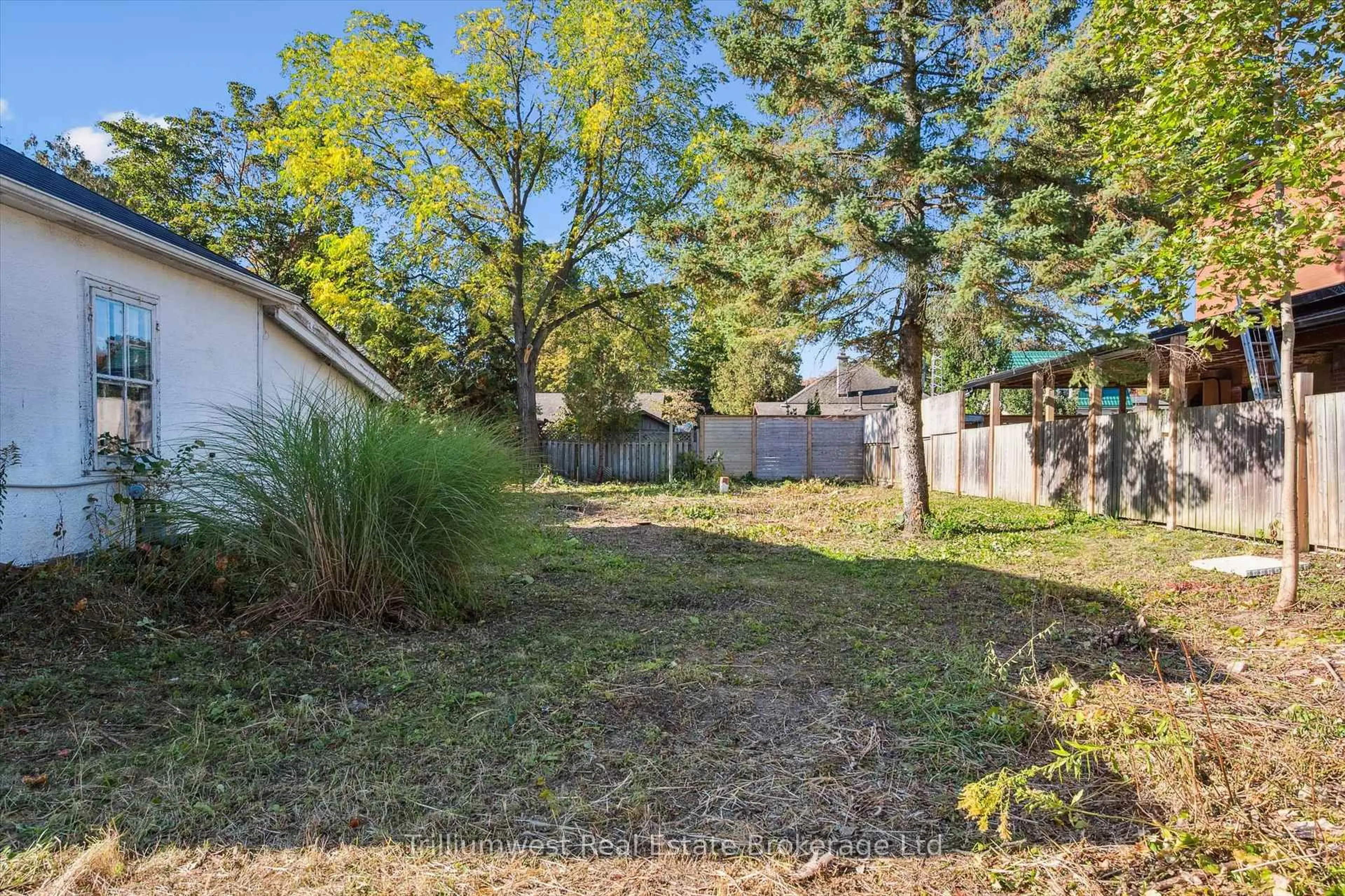 Unknown for 18 Jane St, Guelph Ontario N1E 4T3