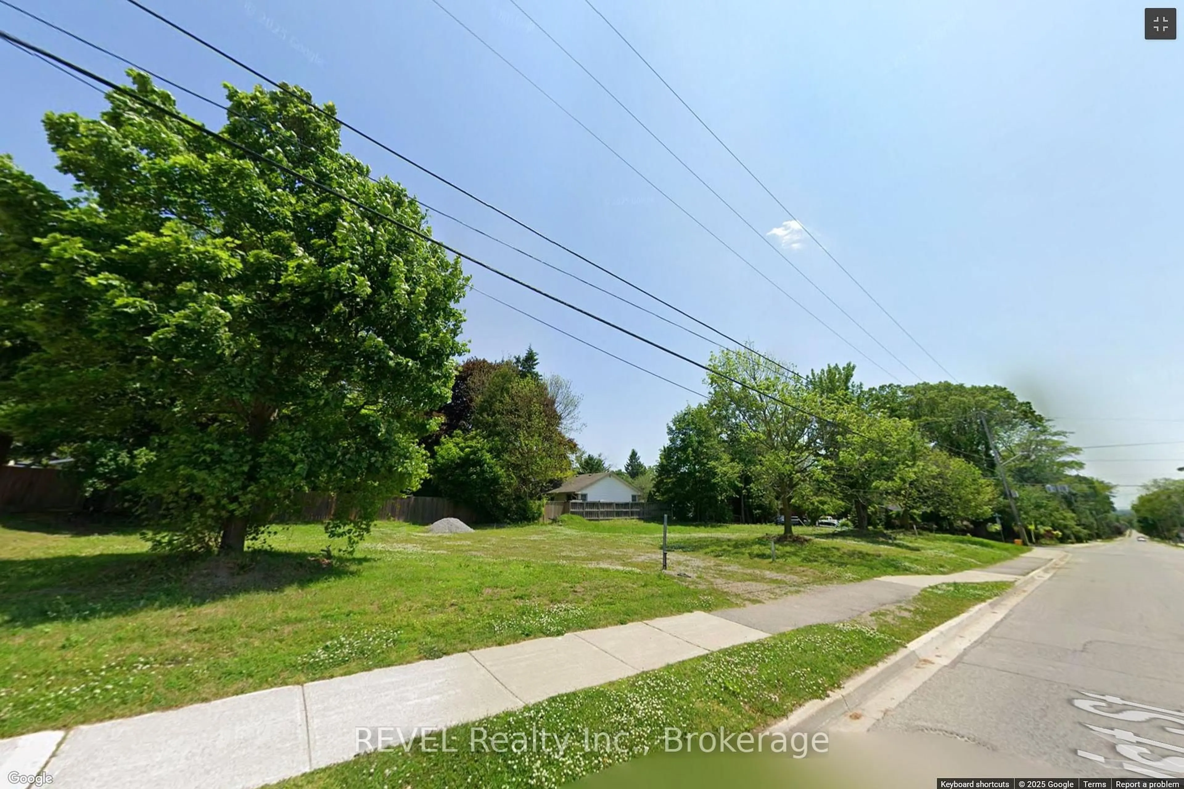 A pic from outside/outdoor area/front of a property/back of a property/a pic from drone, water/lake/river/ocean view for 1307 Haist St, Pelham Ontario L0S 1E0