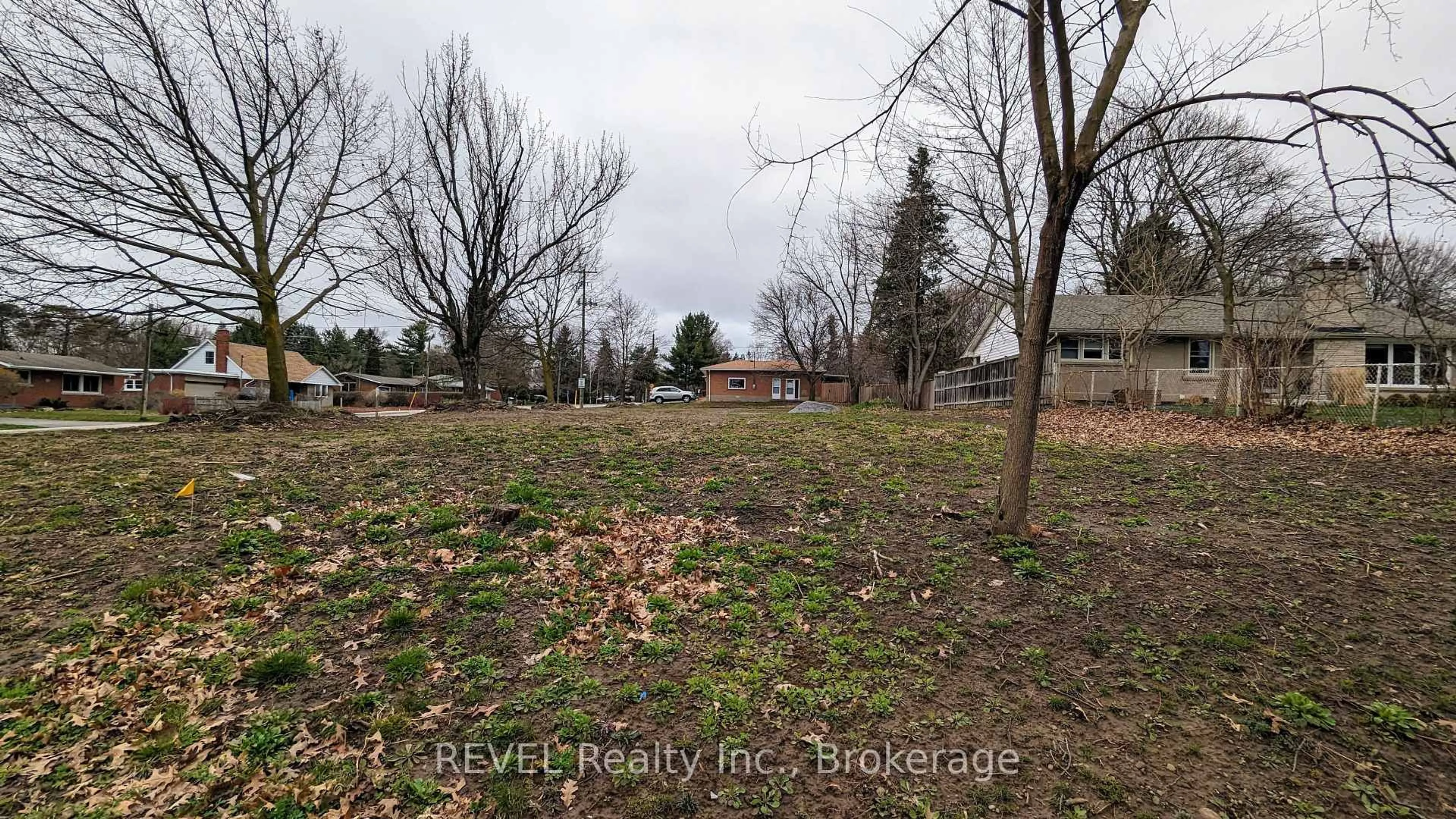 A pic from outside/outdoor area/front of a property/back of a property/a pic from drone, forest/trees view for 1307 Haist St, Pelham Ontario L0S 1E0