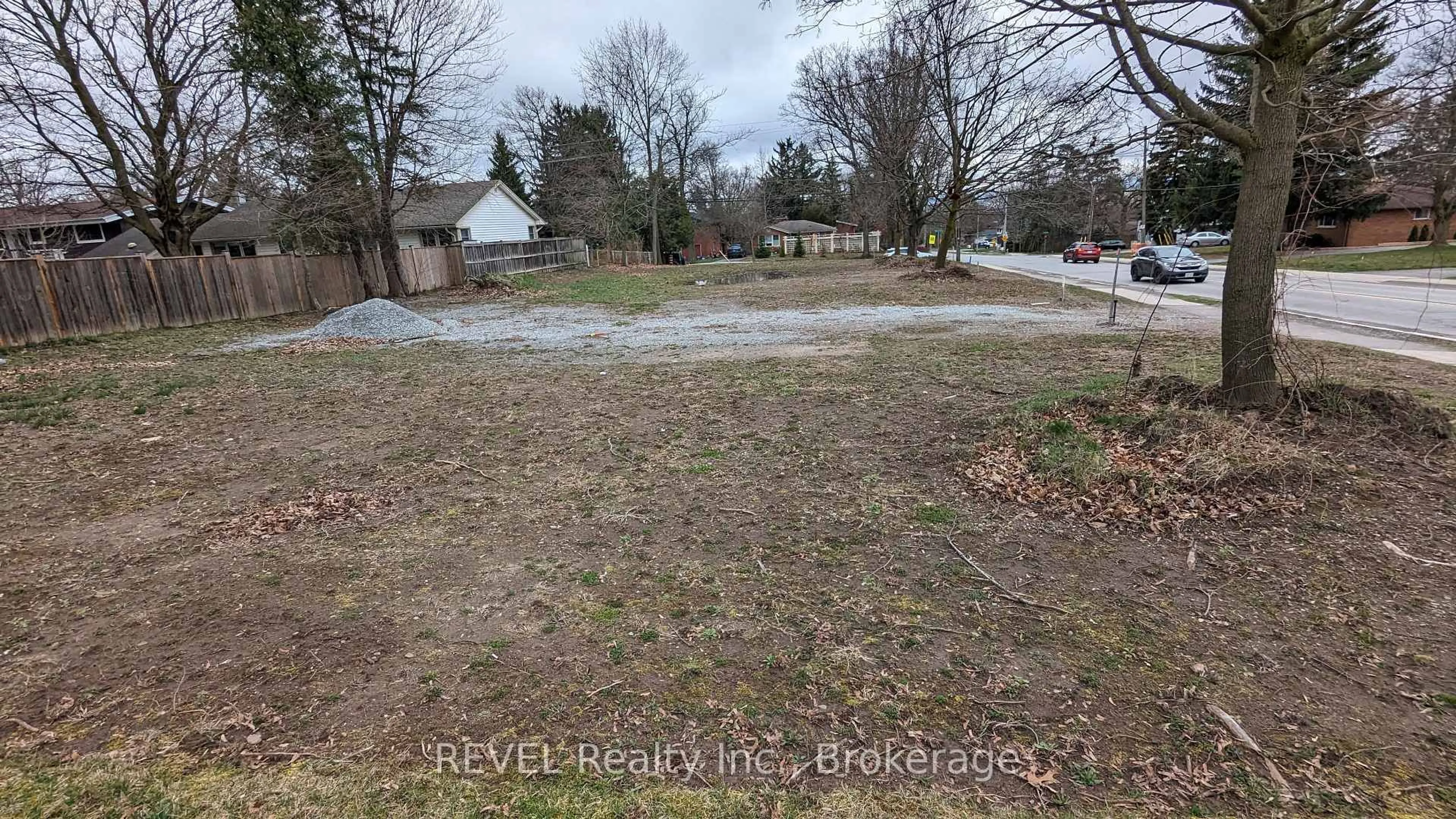 A pic from outside/outdoor area/front of a property/back of a property/a pic from drone, street for 1307 Haist St, Pelham Ontario L0S 1E0
