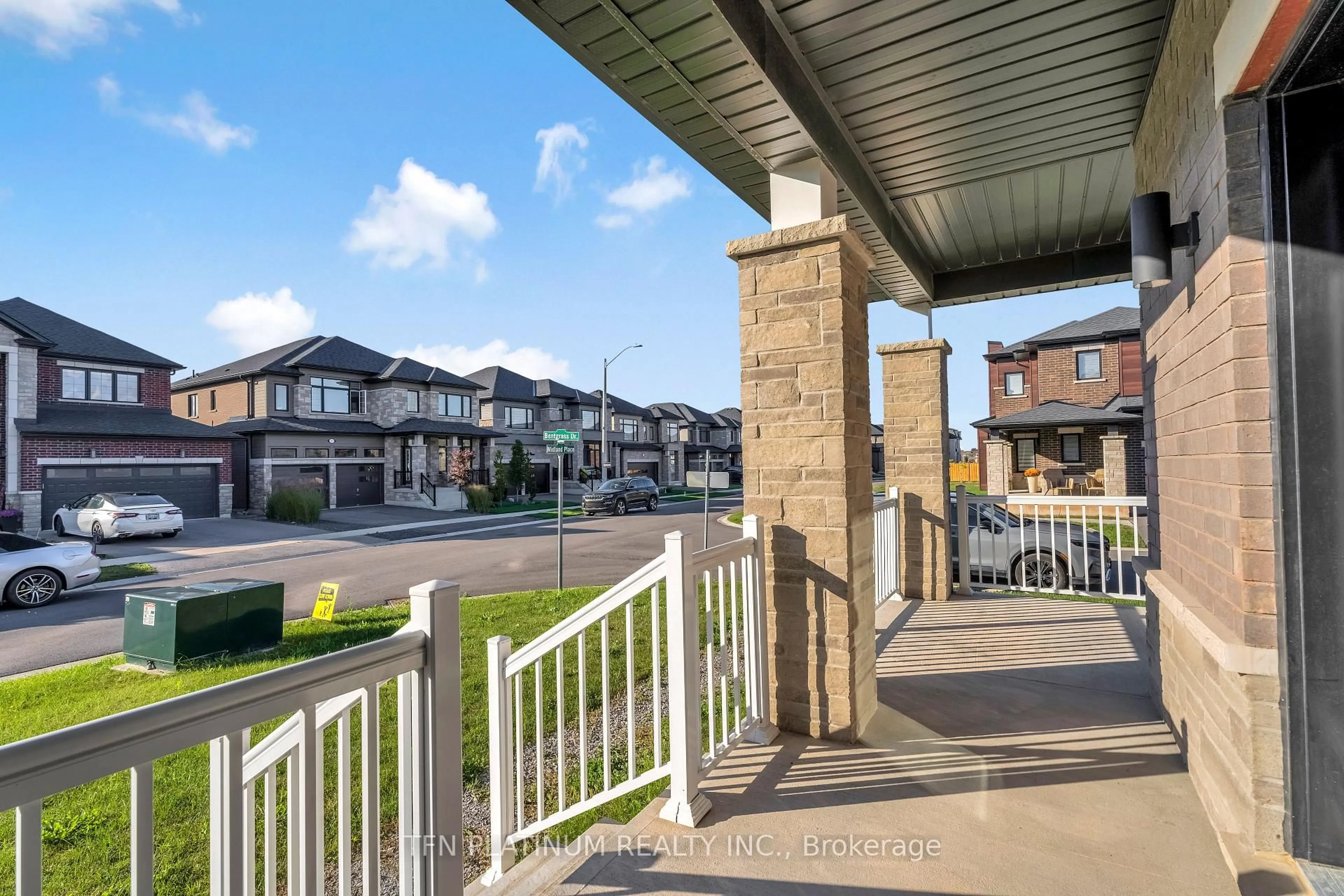 Patio, street for 41 Bentgrass Dr, Welland Ontario L3B 0H4