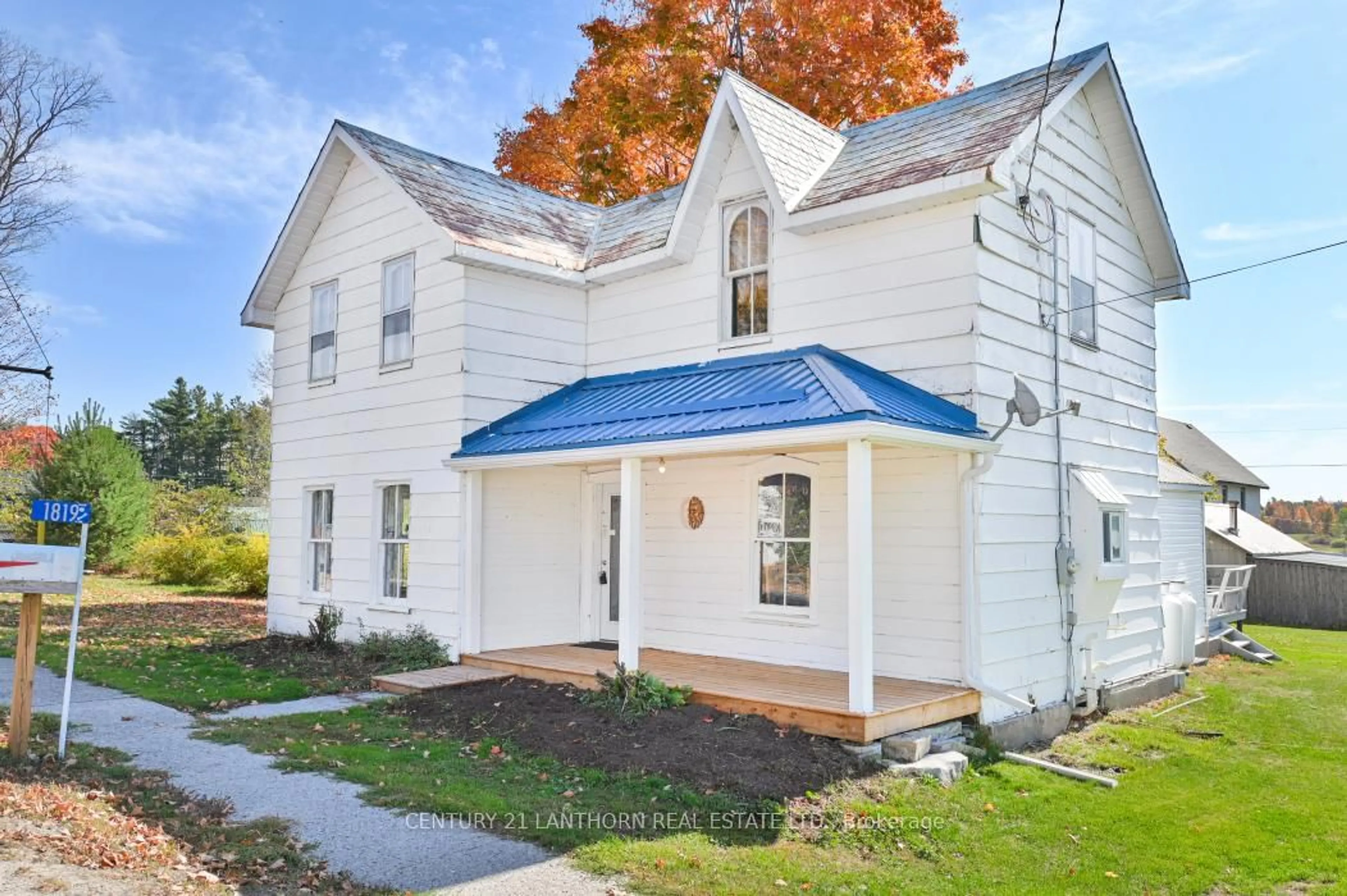 Home with vinyl exterior material, street for 1819 Queensborough Rd, Tweed Ontario K0K 3J0