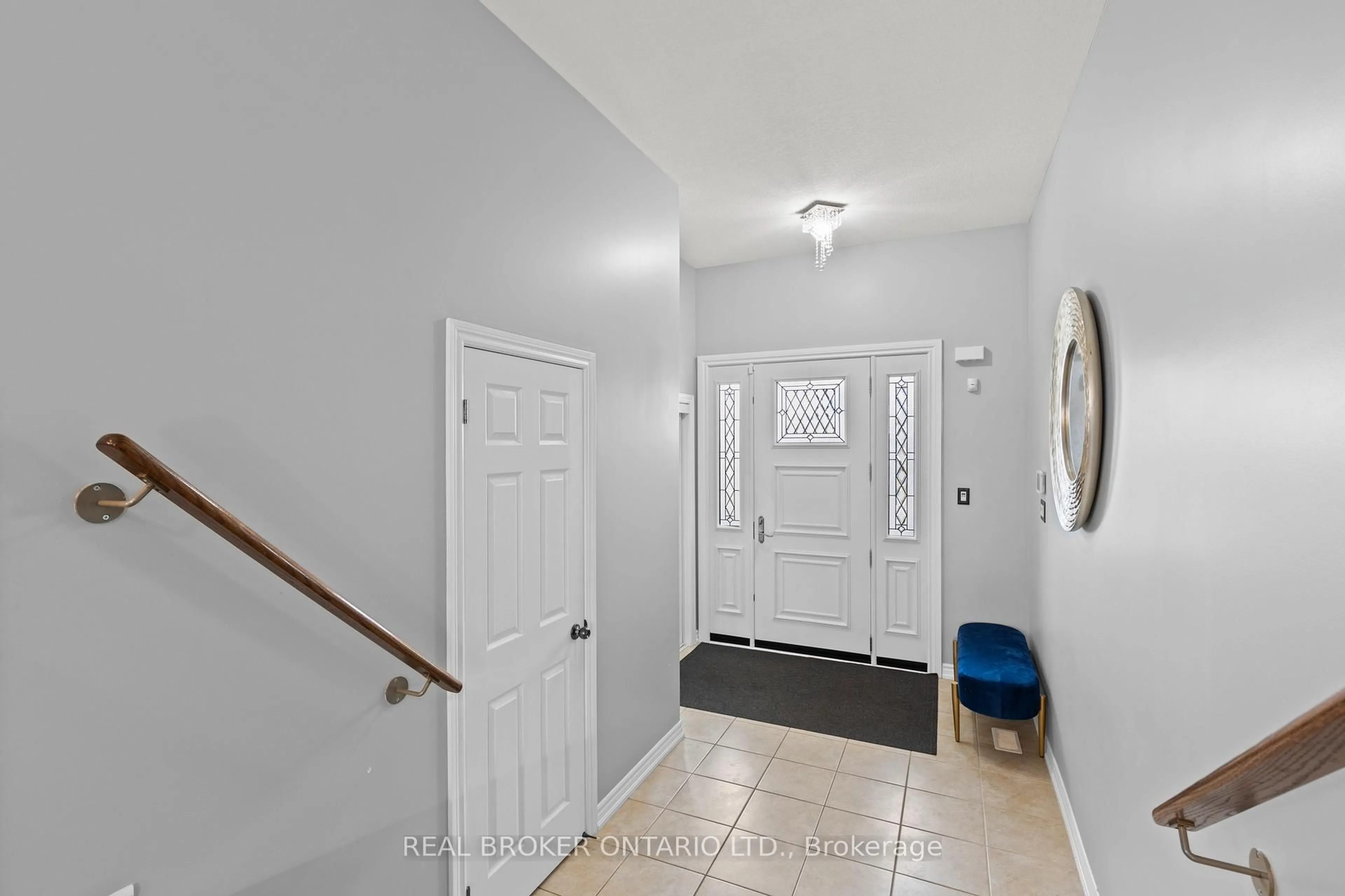 Indoor entryway for 14 Carroll Lane, Brantford Ontario N3T 5L5