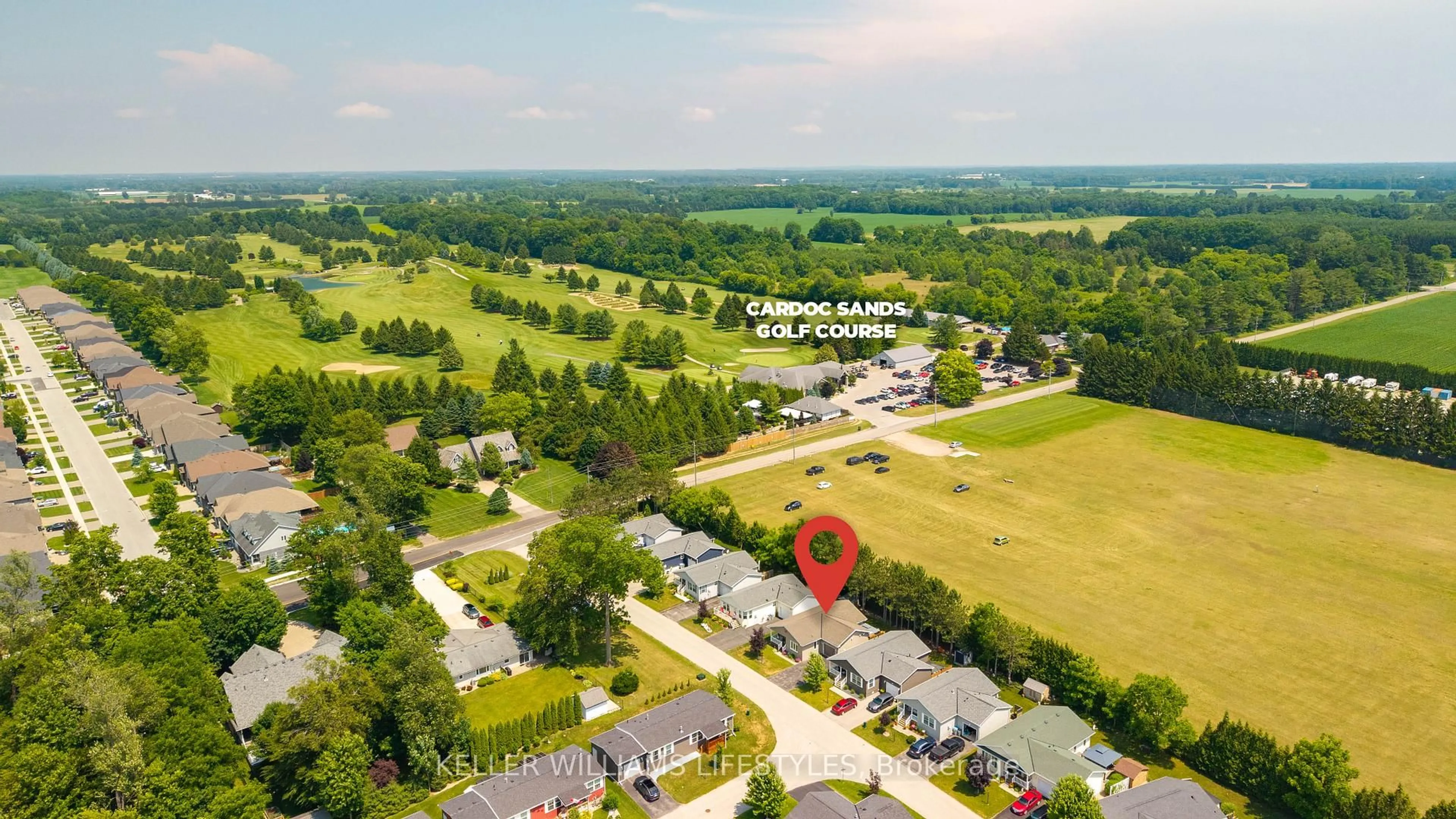 A pic from outside/outdoor area/front of a property/back of a property/a pic from drone, unknown for 32 Bond St, Strathroy-Caradoc Ontario N7G 0C5