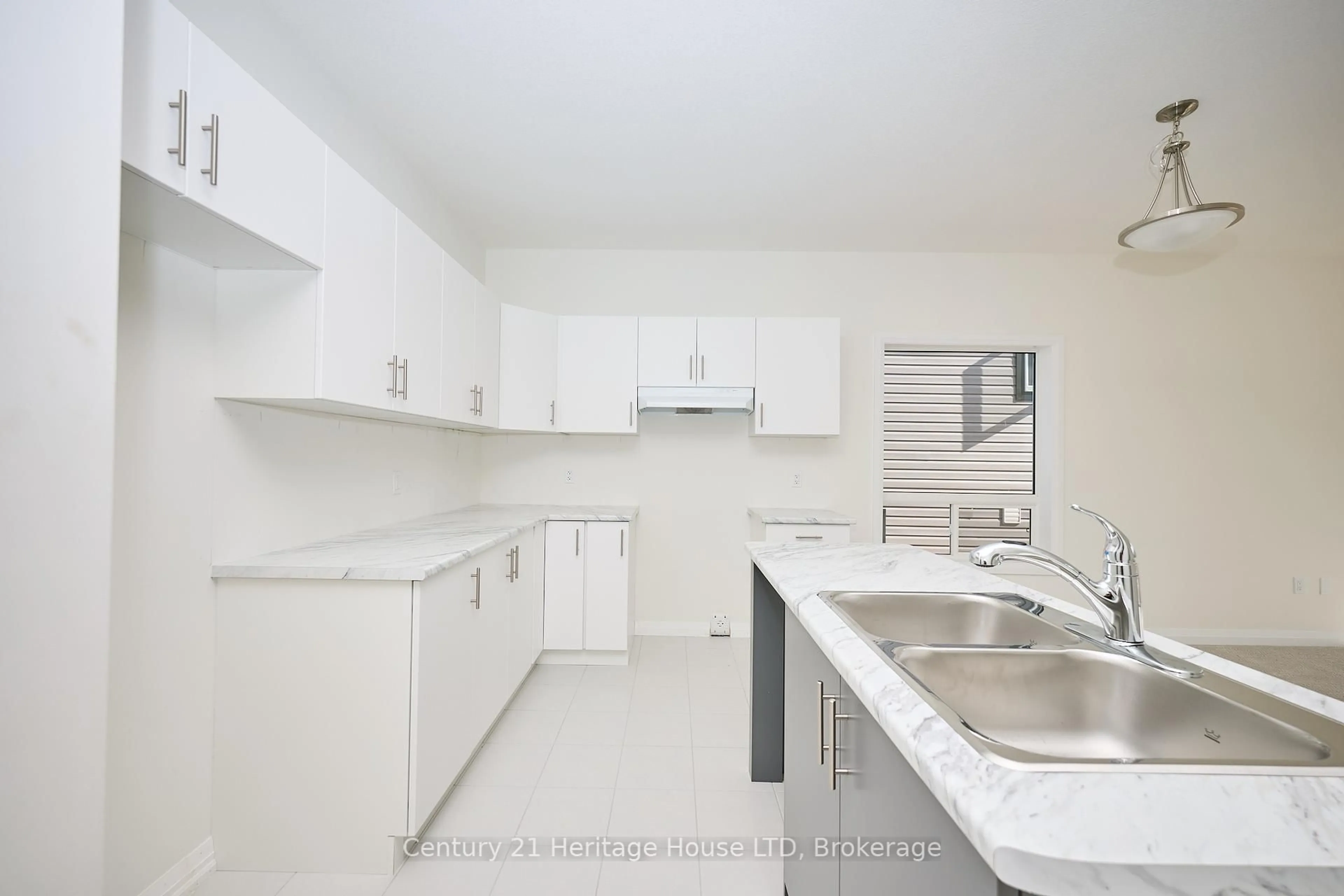 Standard kitchen, ceramic/tile floor for 407 Louisa St, Fort Erie Ontario L2A 6T6