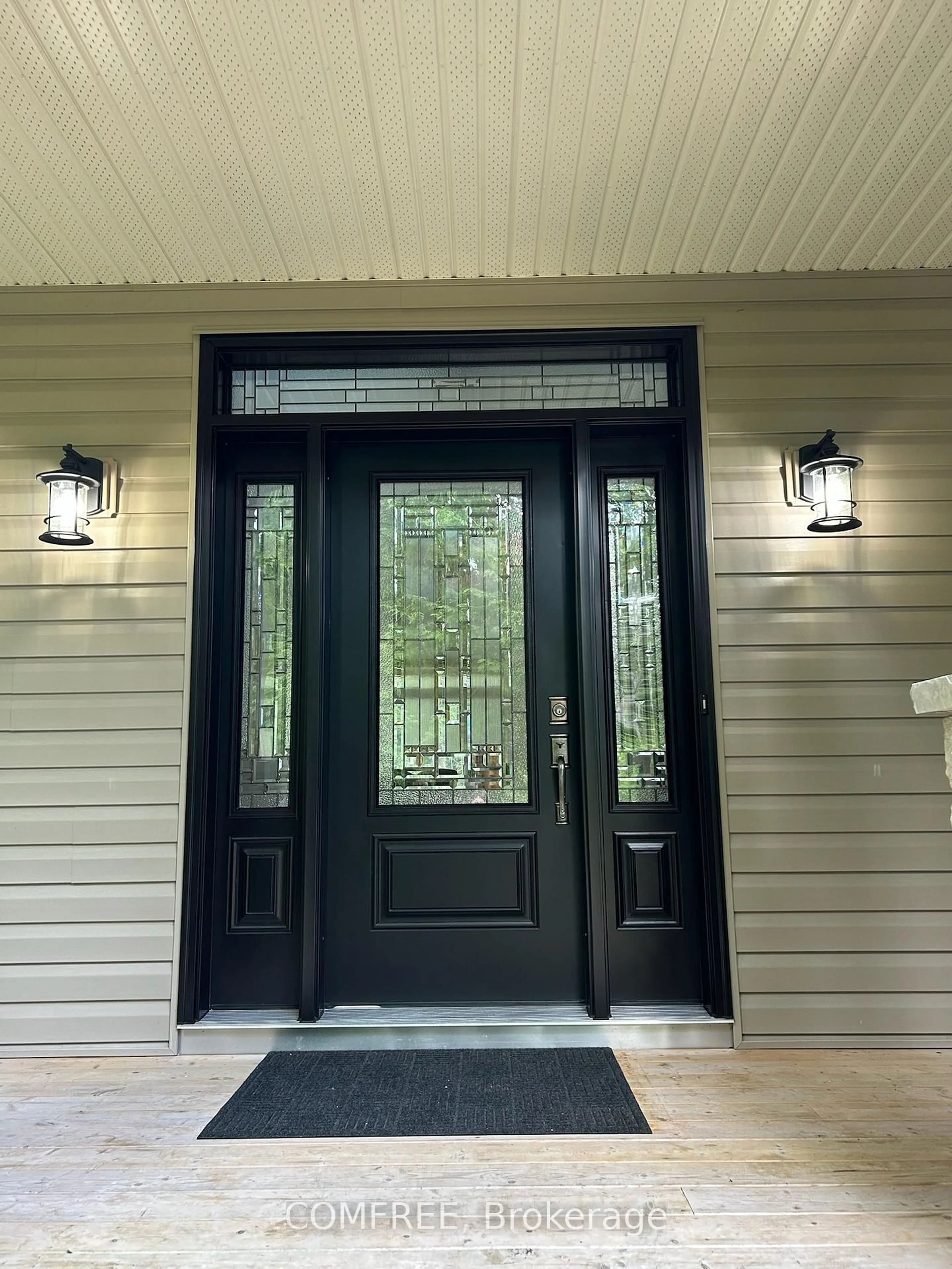 Indoor entryway for 38 bell Dr, Northern Bruce Peninsula Ontario N0H 2T0