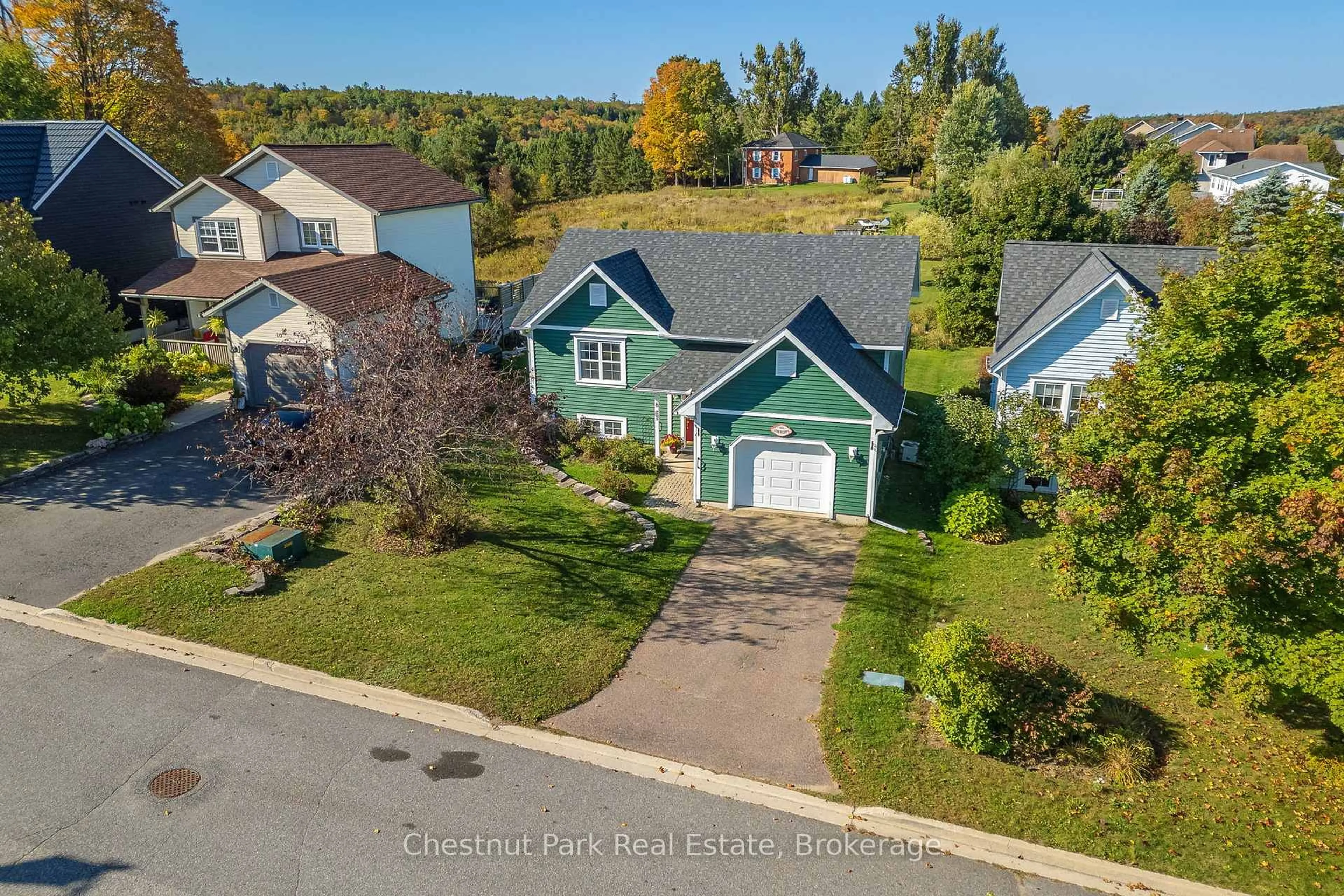 A pic from outside/outdoor area/front of a property/back of a property/a pic from drone, street for 8 Coates Ave, Bracebridge Ontario P1L 1Y5