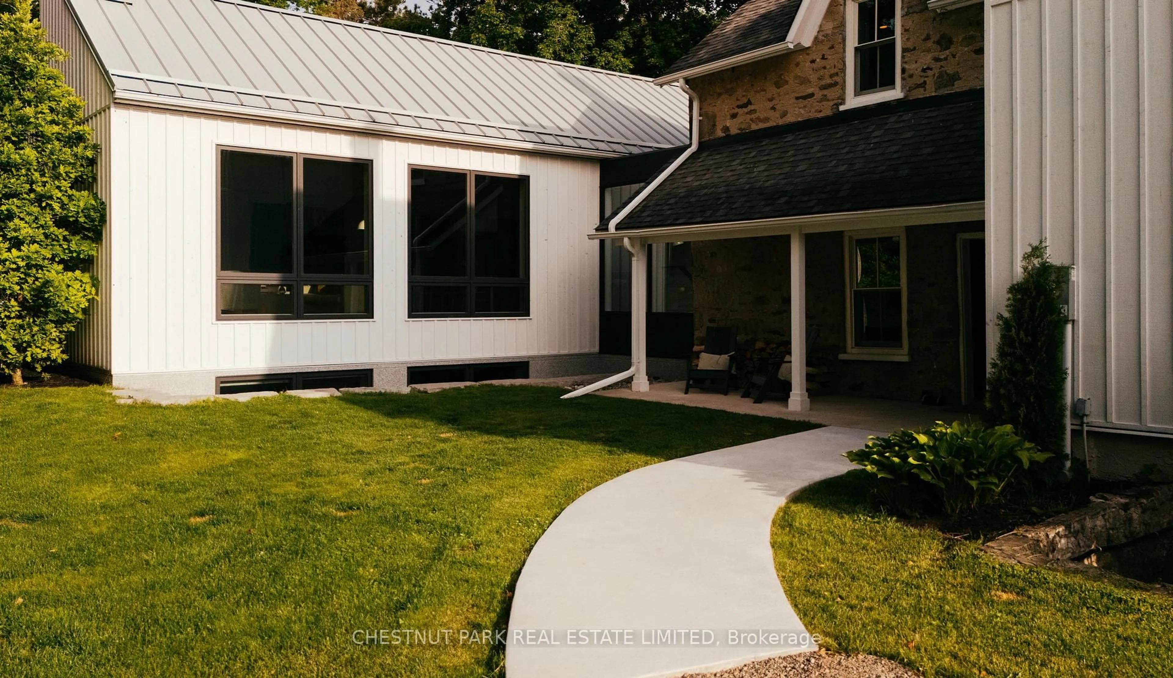 Home with vinyl exterior material, street for 833564 4th Line Ehs, Mono Ontario L9W 5Z4