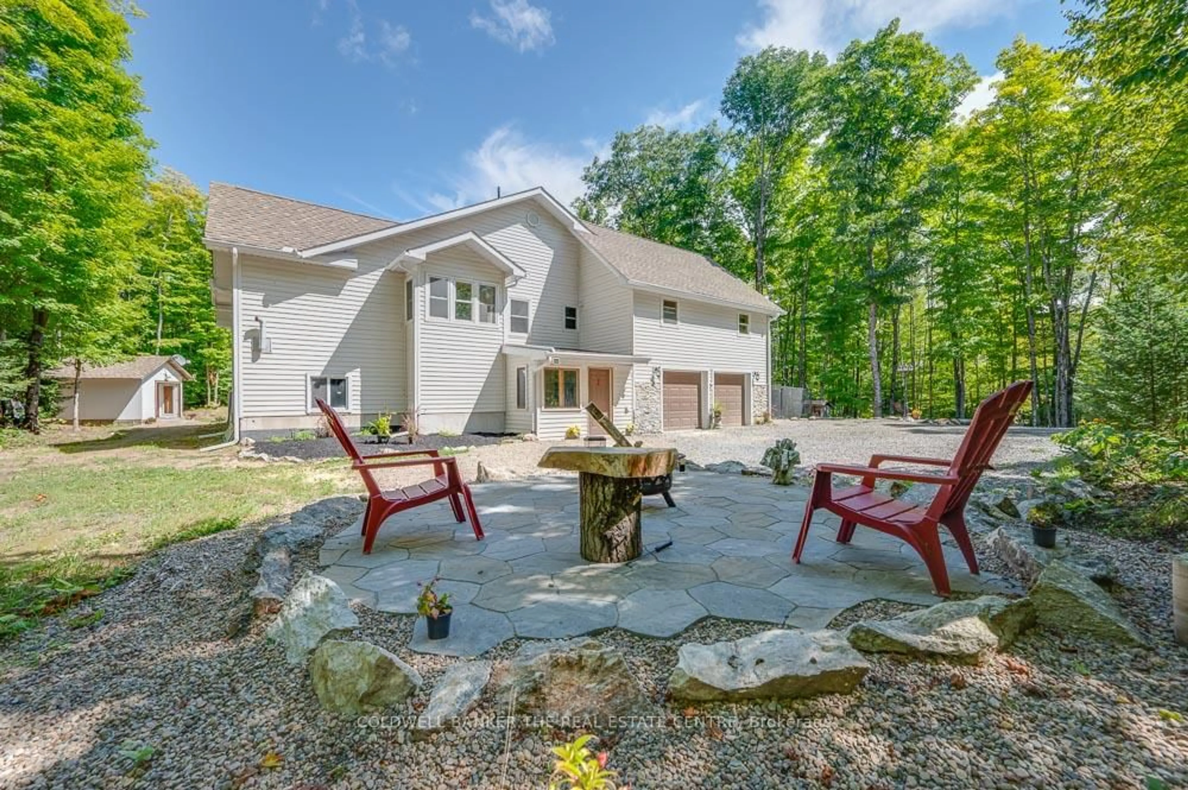 Patio, unknown for 800 Jeffrey Lake Rd, Bancroft Ontario K0L 1C0
