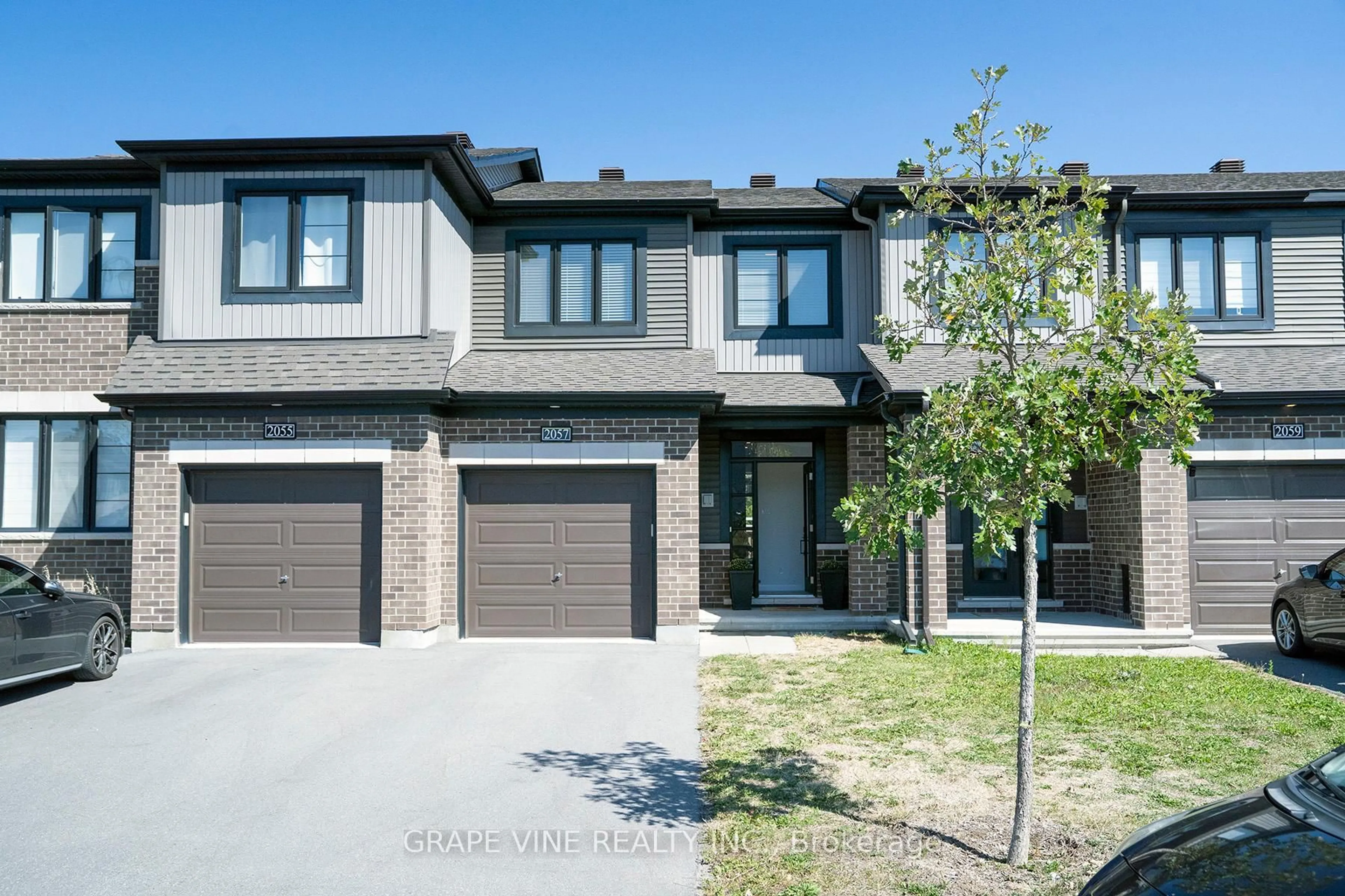 Home with brick exterior material, street for 2057 Caltra Cres, Ottawa Ontario K2J 6V4
