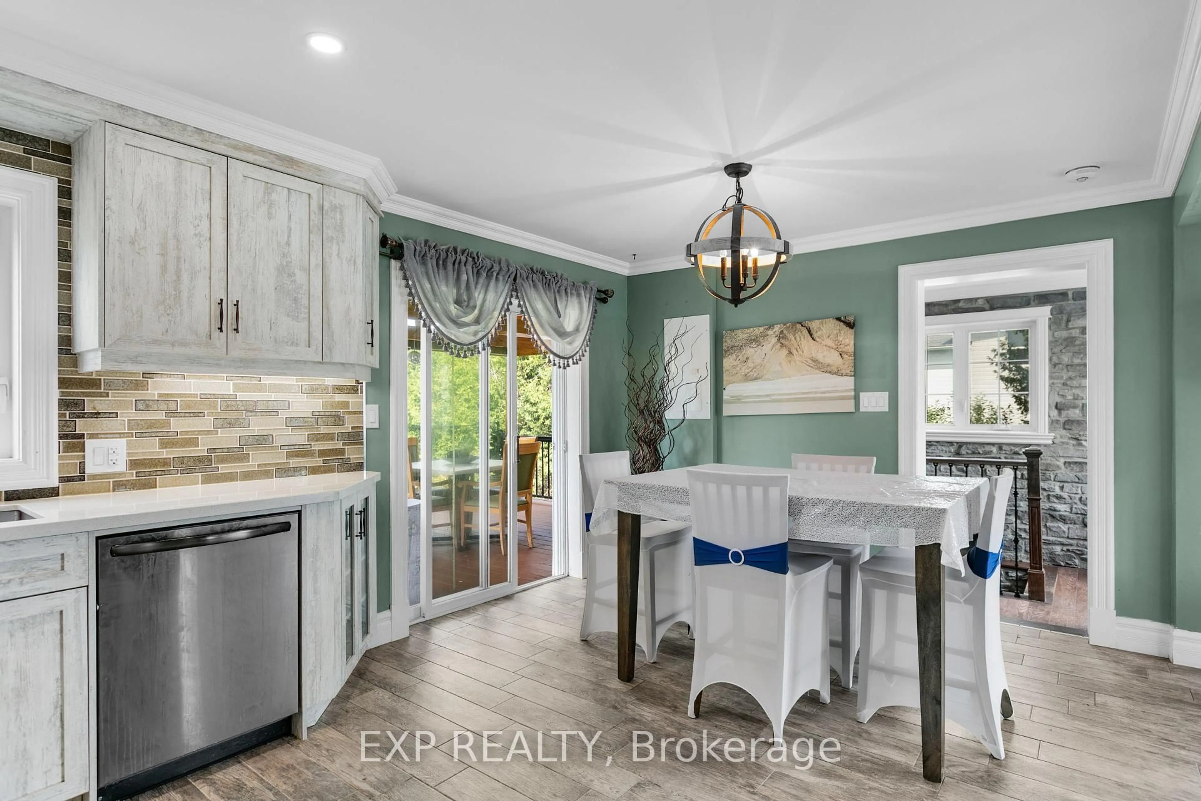 Open concept kitchen, ceramic/tile floor for 891 Lacroix Rd, Clarence-Rockland Ontario K0A 2A0