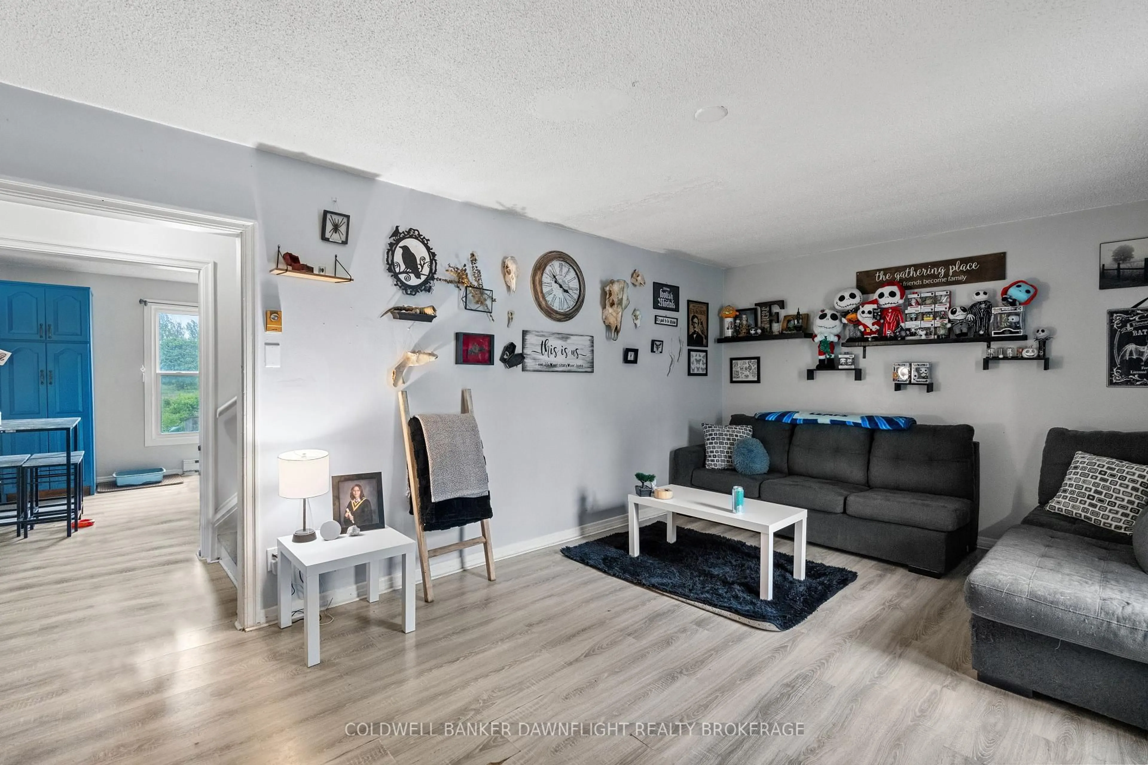 Living room with furniture, wood/laminate floor for 31 St Charles Pl #31, Huron East Ontario N0M 1L0