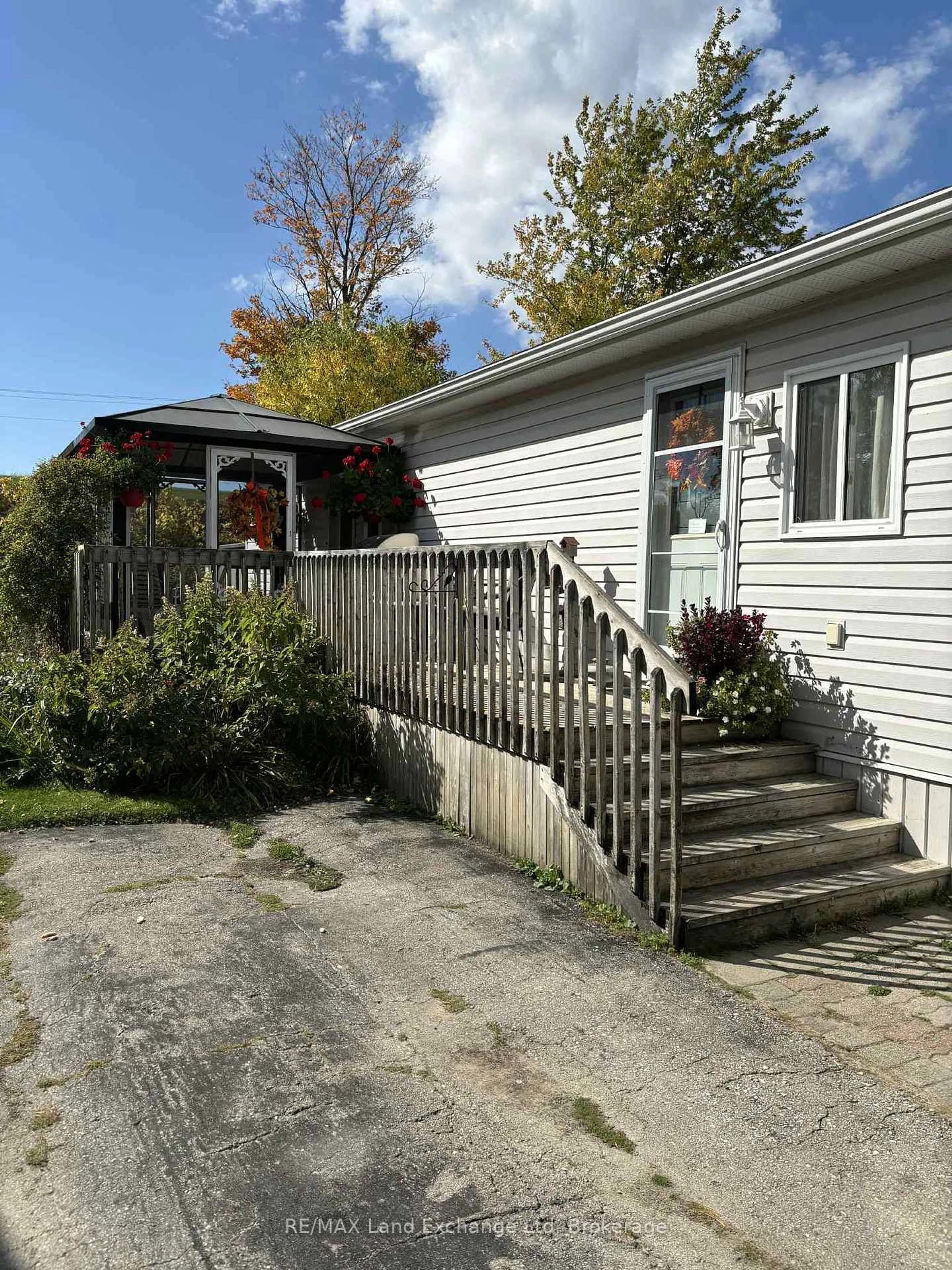 Unknown for 35 Briarwood Cres, North Huron Ontario N0G 2W0