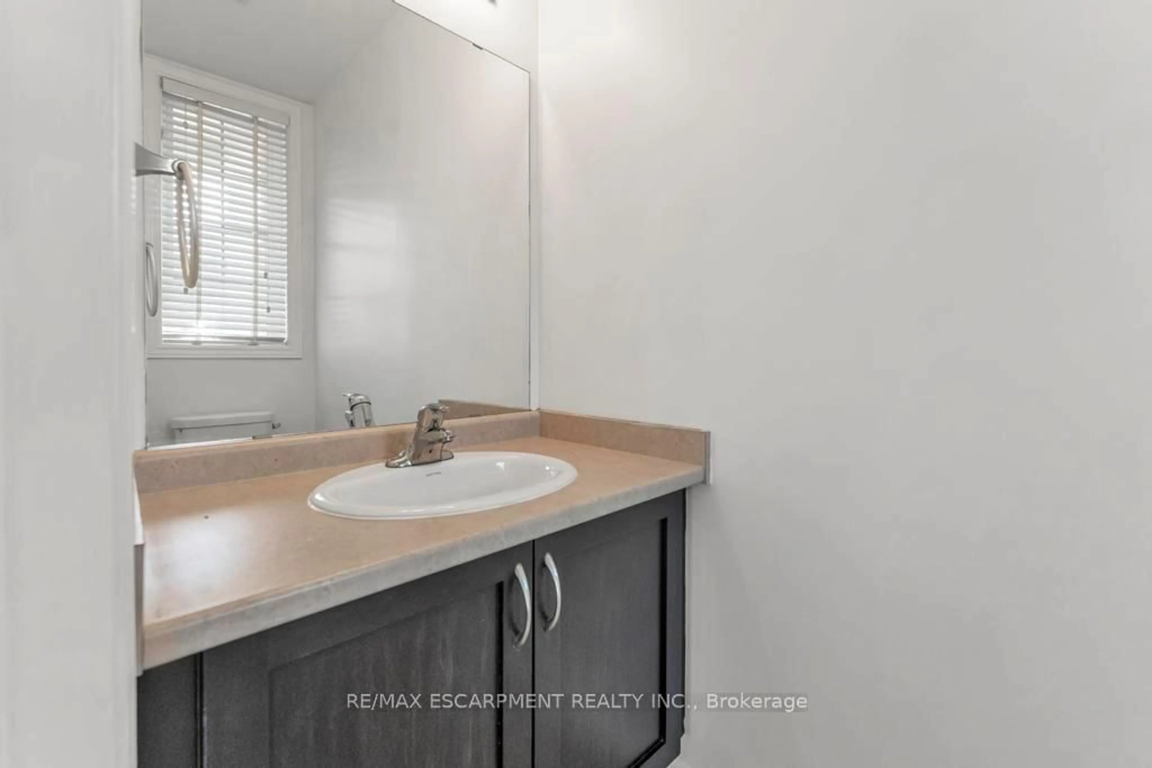 Standard bathroom, unknown for 70 VINTON Rd, Hamilton Ontario L9K 0G6