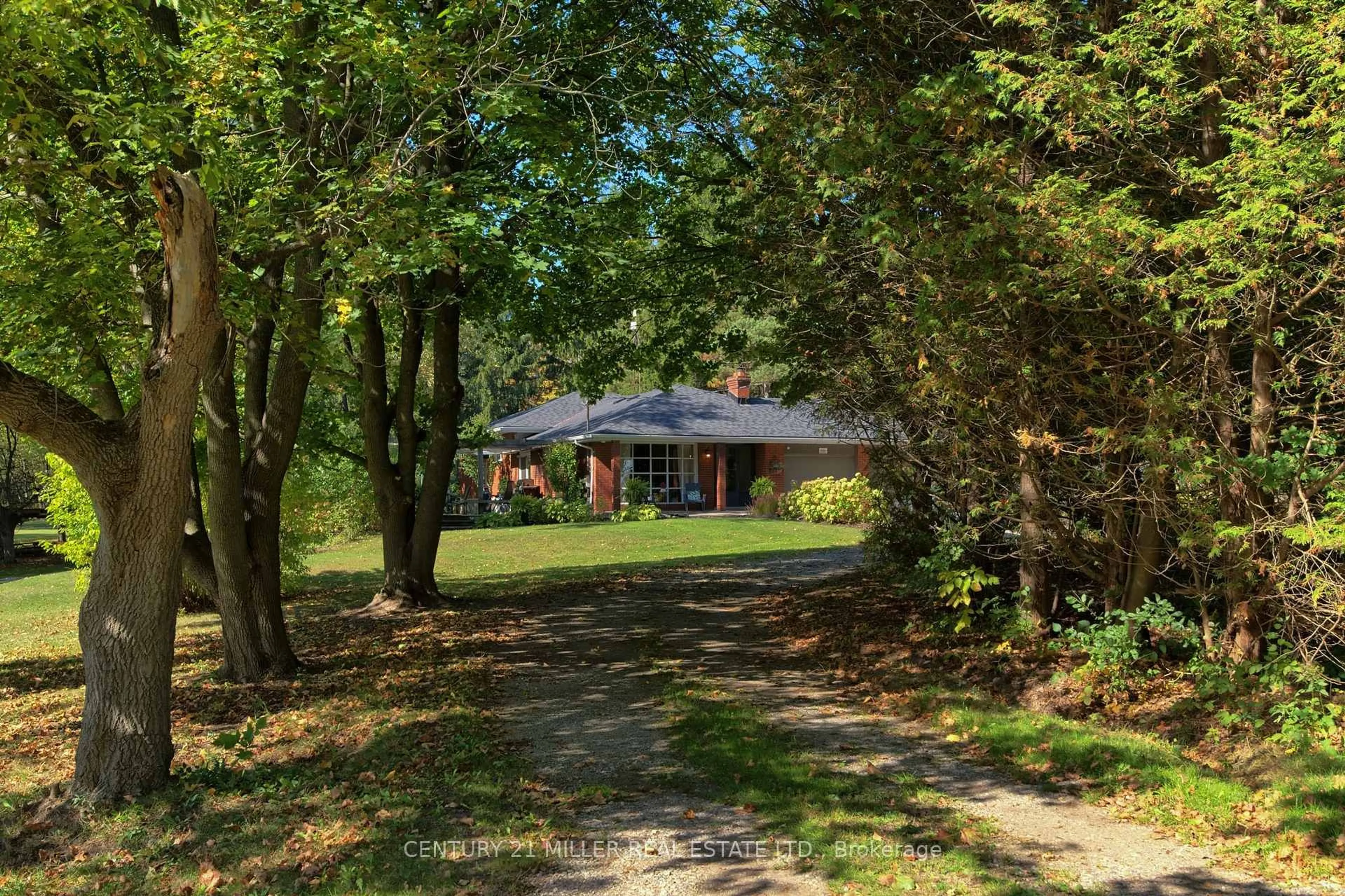 A pic from outside/outdoor area/front of a property/back of a property/a pic from drone, street for 99 McBay Rd, Brant Ontario N3T 5L4