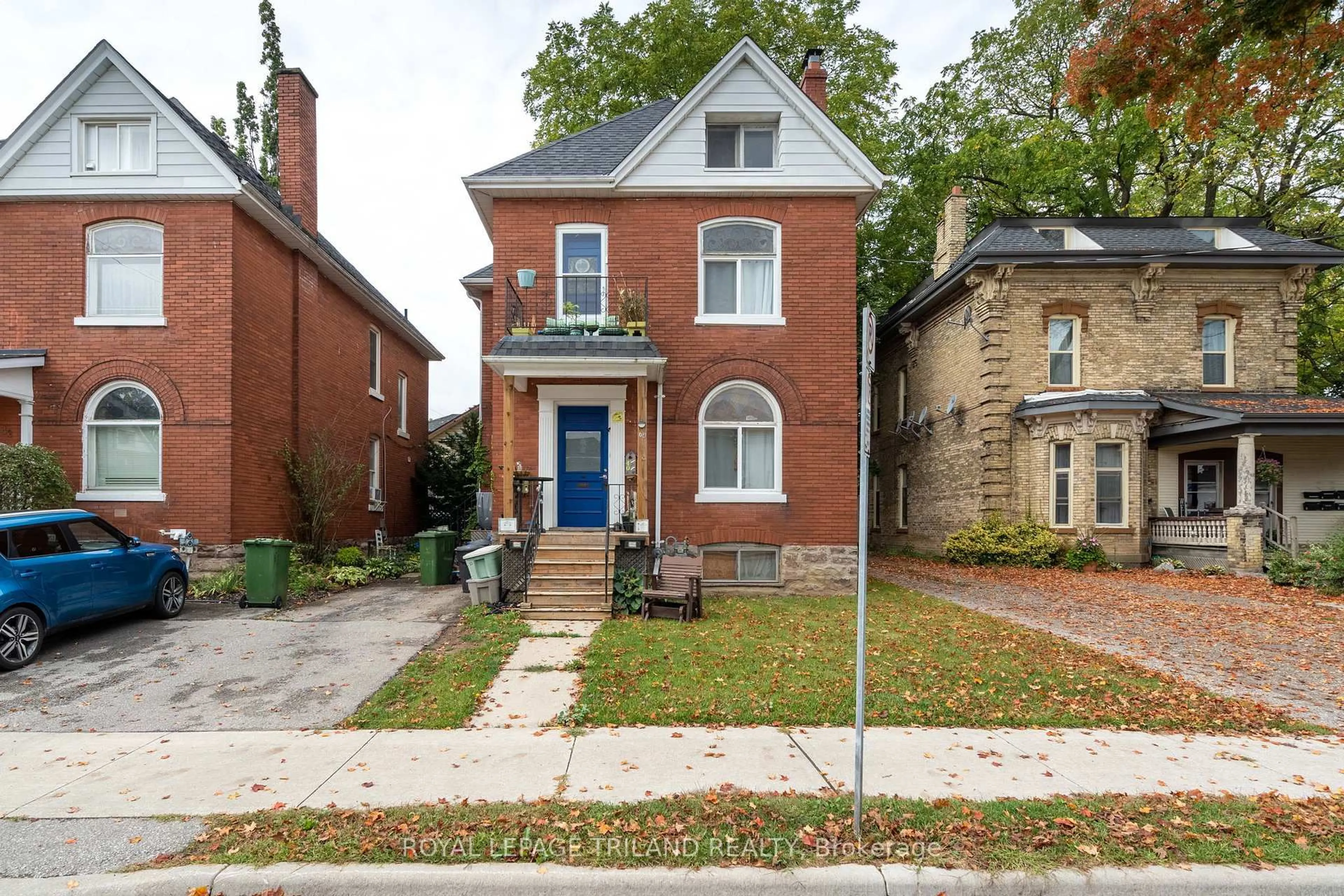 Home with brick exterior material, street for 40 Queen St, St. Thomas Ontario N5R 3J2