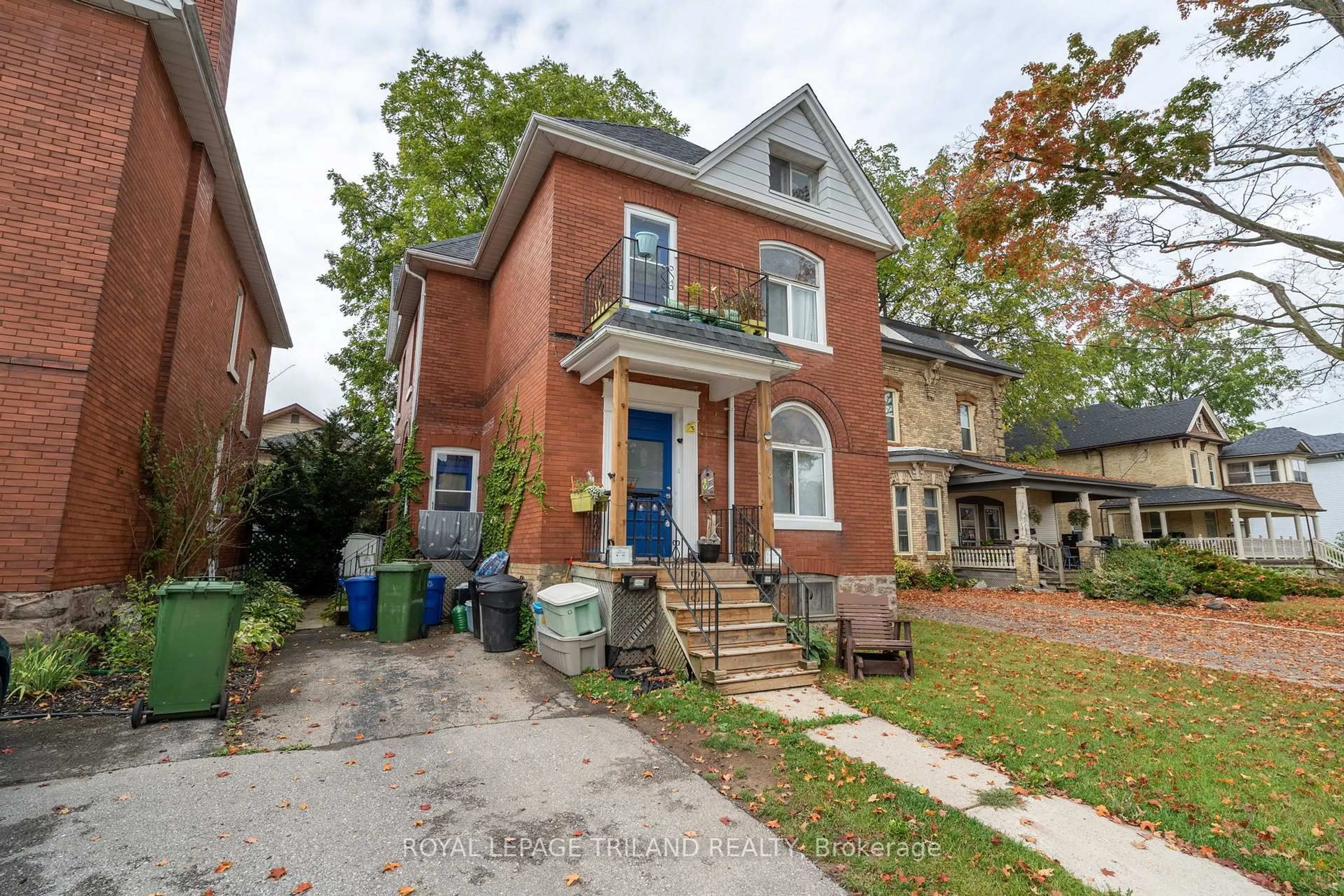 Home with brick exterior material, street for 40 Queen St, St. Thomas Ontario N5R 3J2