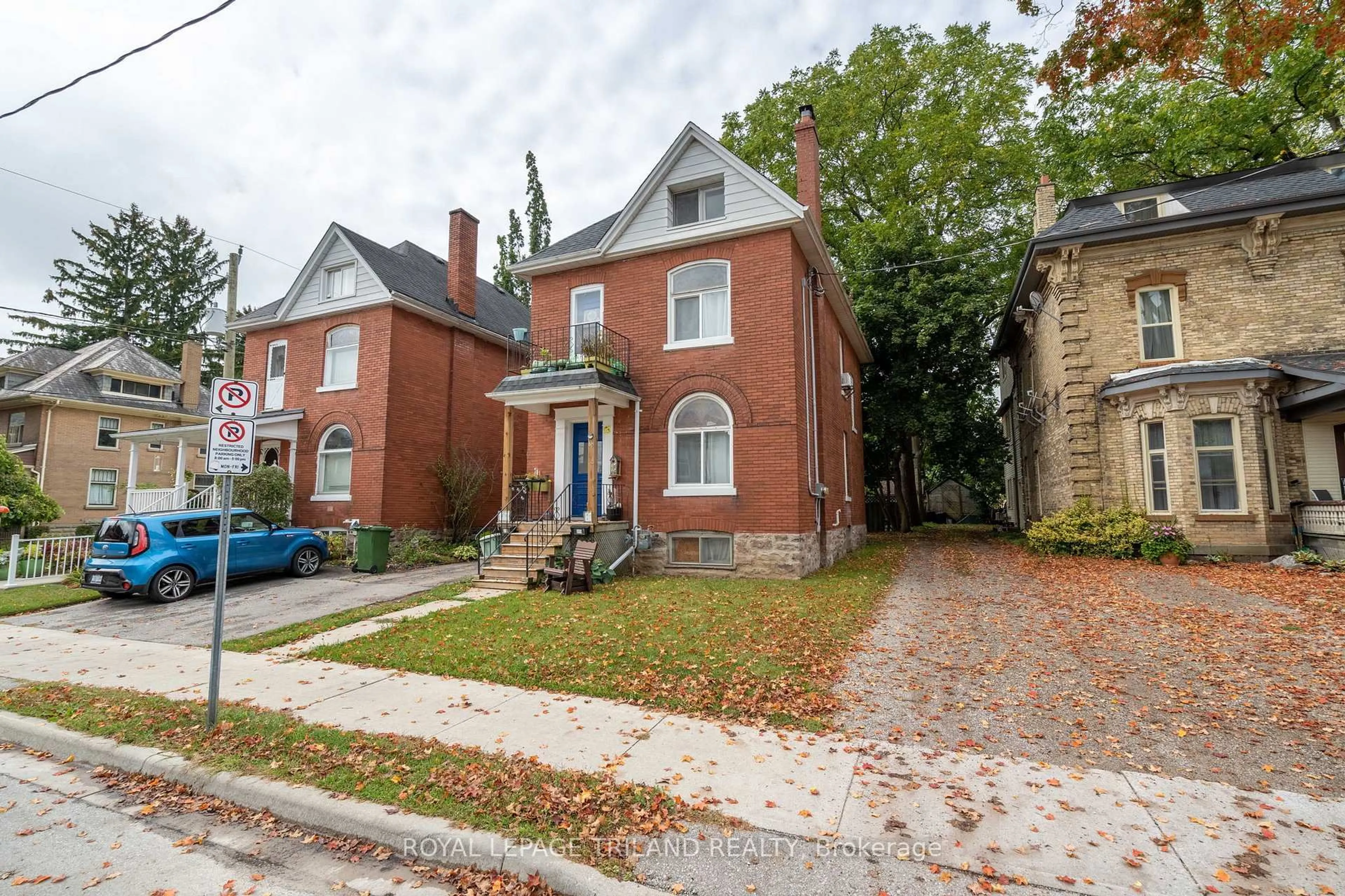 Home with brick exterior material, street for 40 Queen St, St. Thomas Ontario N5R 3J2