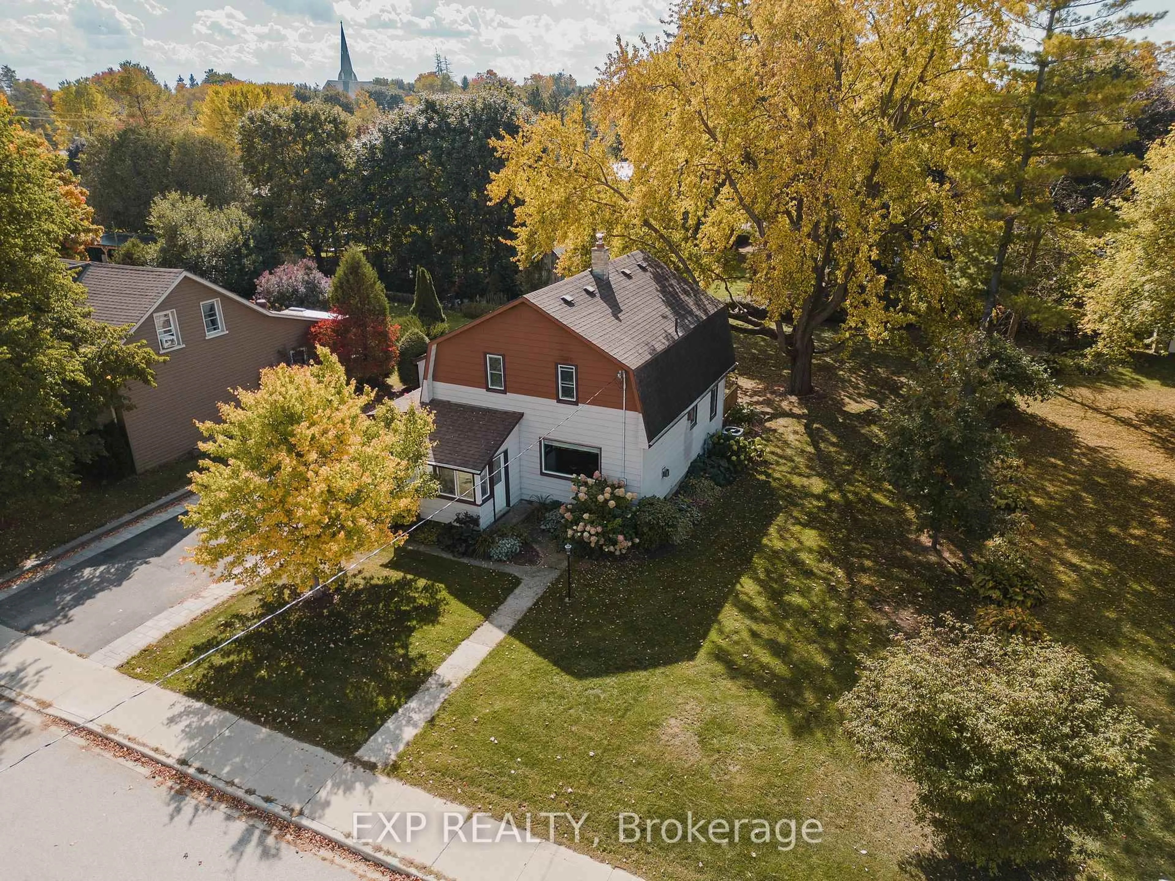 A pic from outside/outdoor area/front of a property/back of a property/a pic from drone, street for 78 George St, Minto Ontario N0G 1Z0