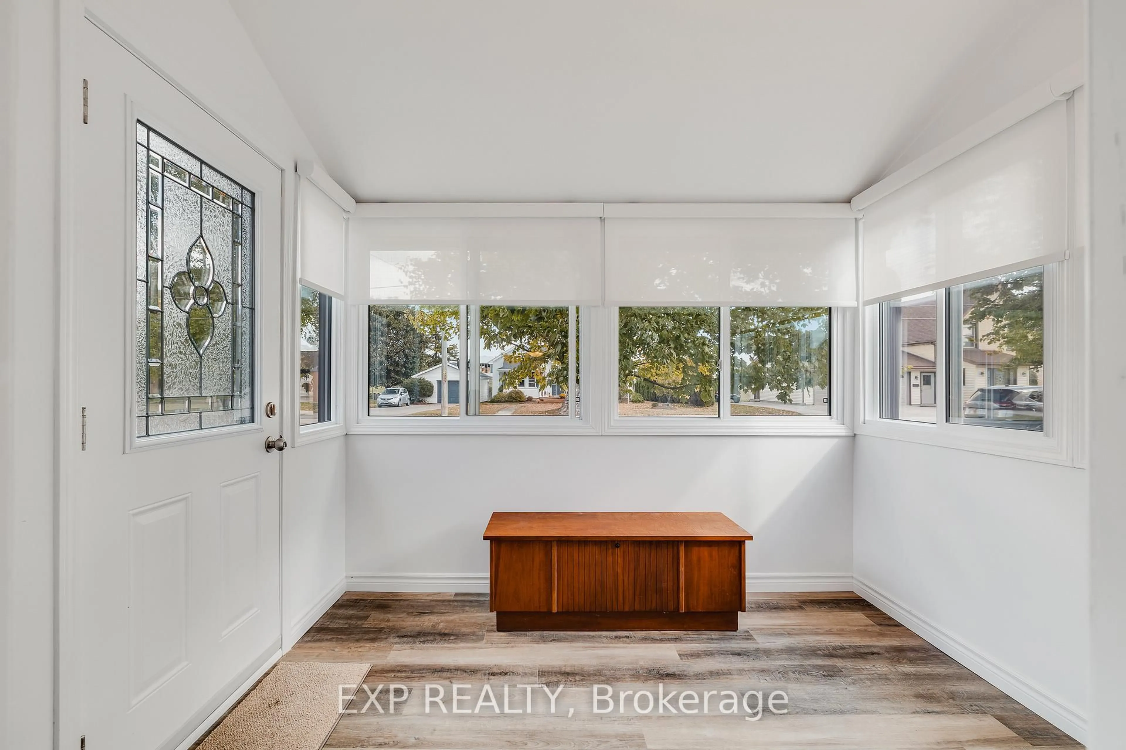 Indoor entryway for 78 George St, Minto Ontario N0G 1Z0