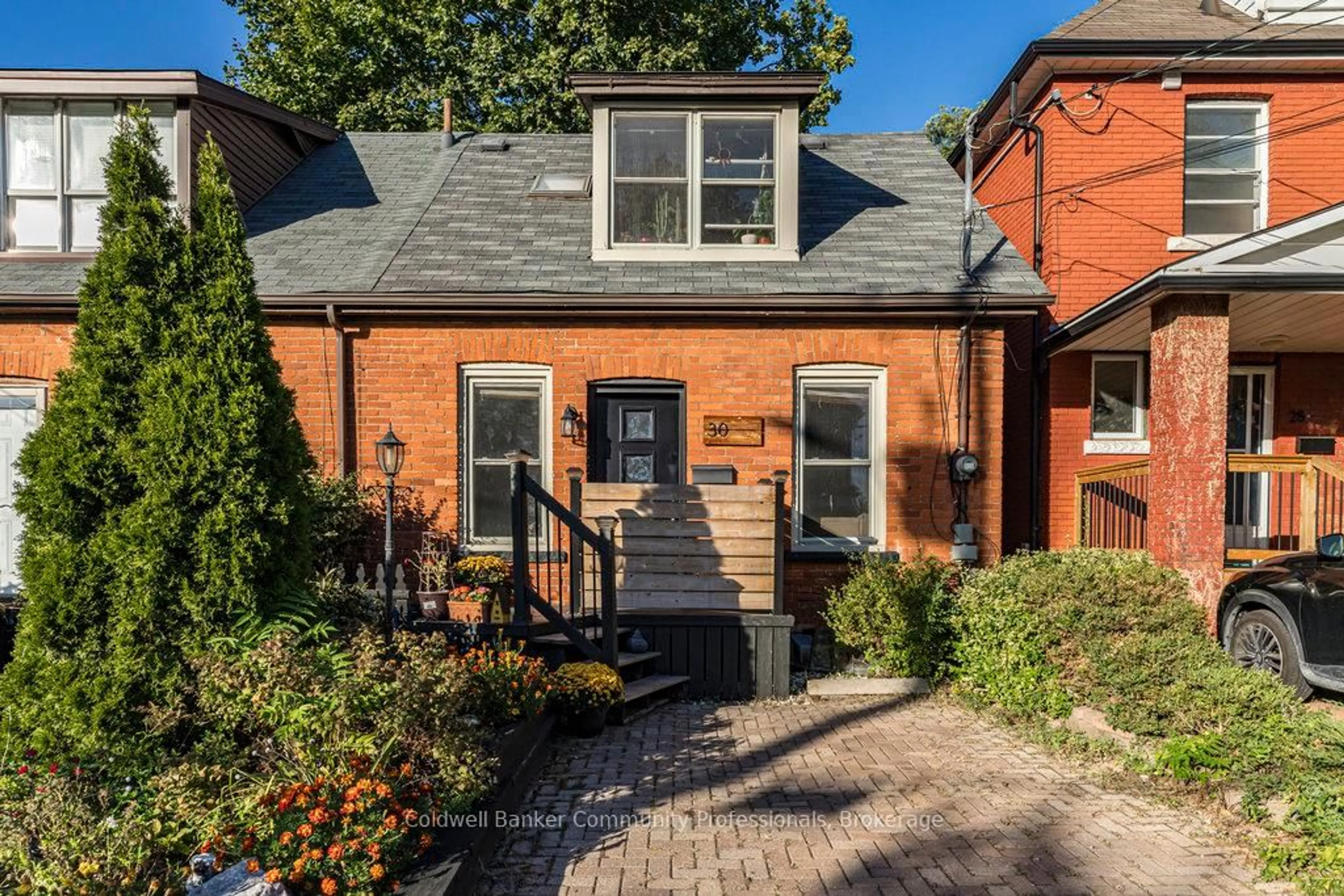 Home with brick exterior material, street for 30 Sunset Ave, Hamilton Ontario L8R 1V6
