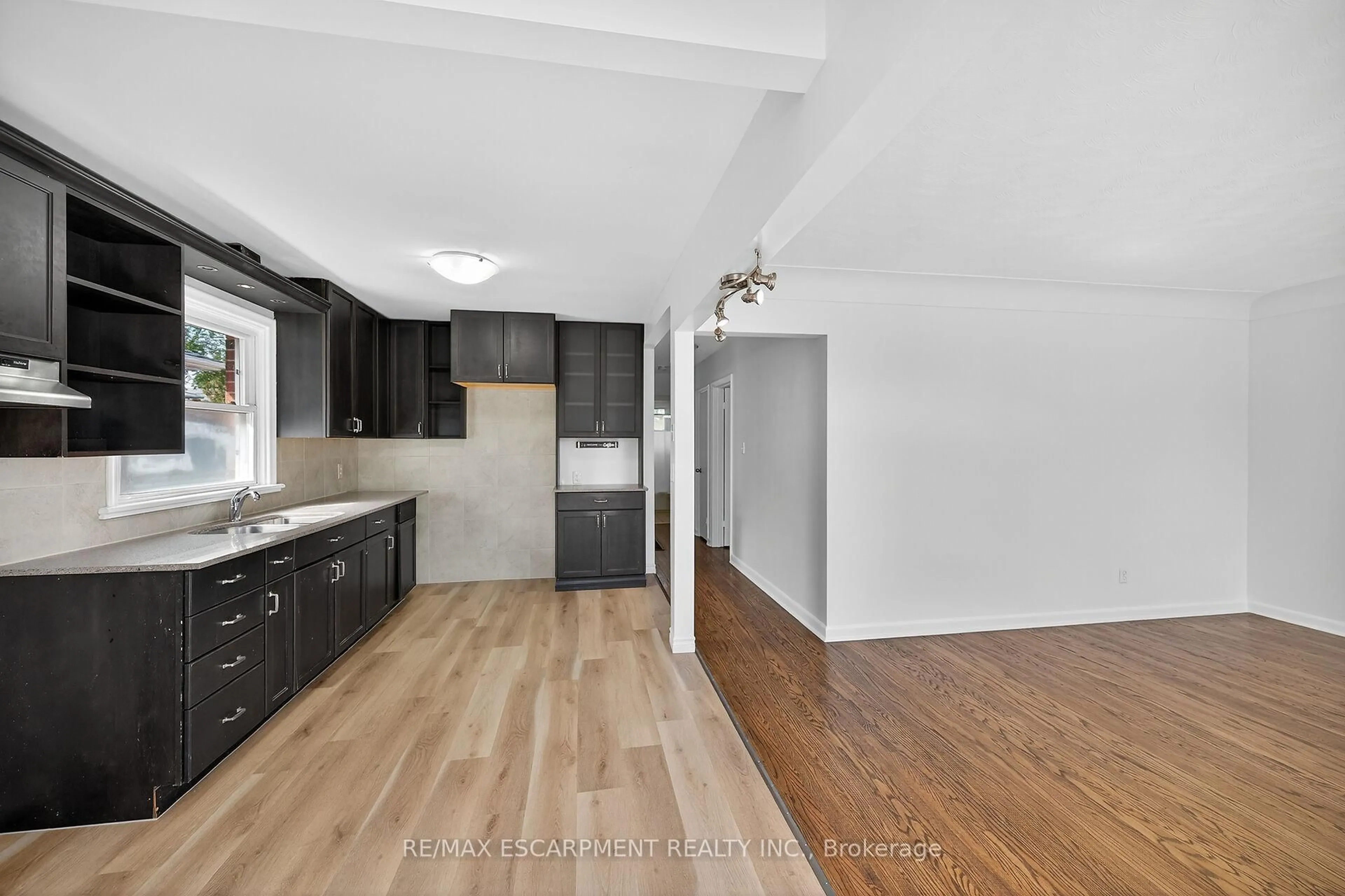 Open concept kitchen, unknown for 314 East 16th St, Hamilton Ontario L9A 4J9