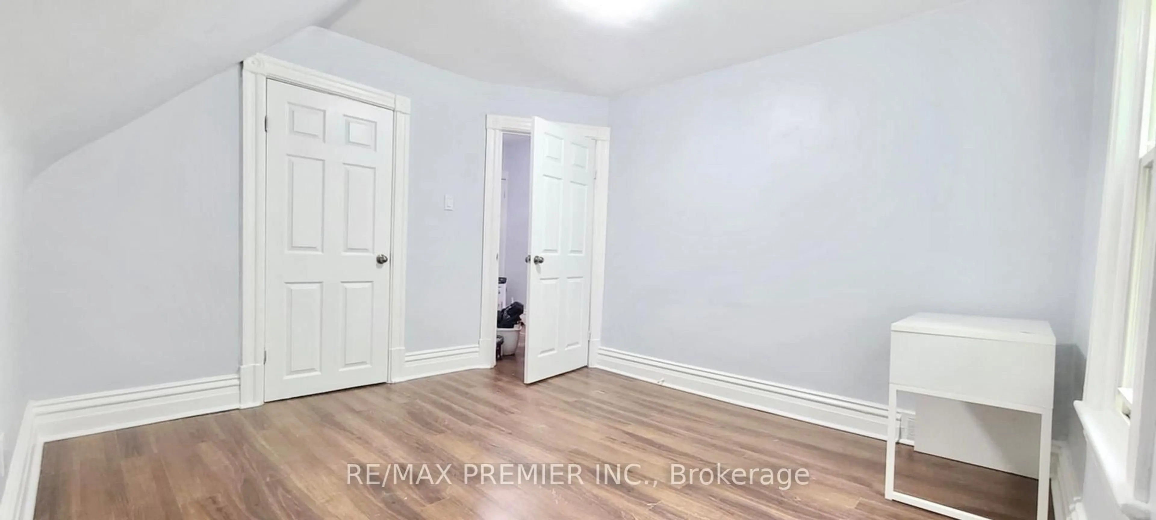 A pic of a room for 4752 Crawford Pl, Niagara Falls Ontario L2E 1Z2