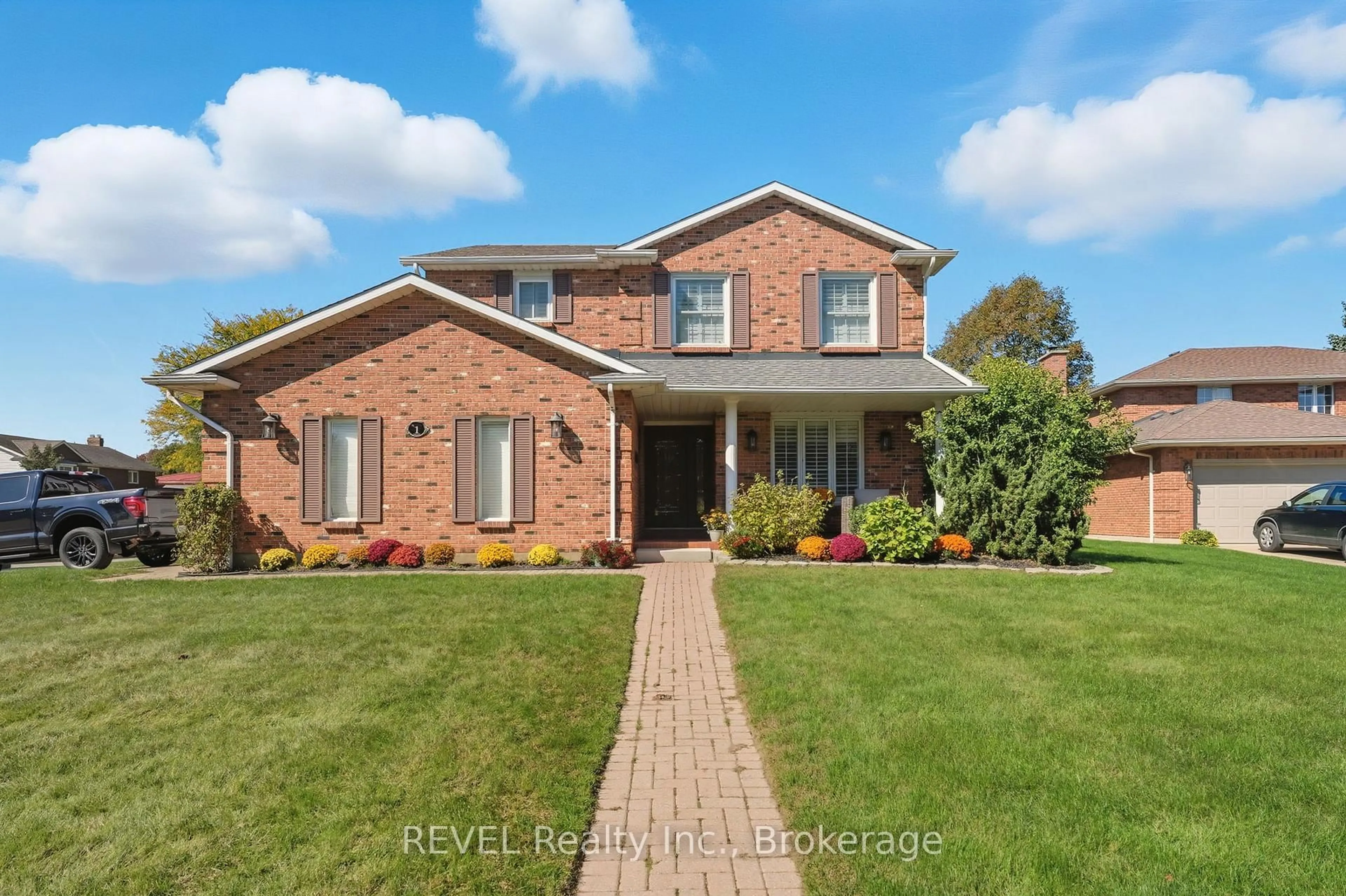 Home with brick exterior material, street for 1 Spartan Crt, St. Catharines Ontario L2N 7M5