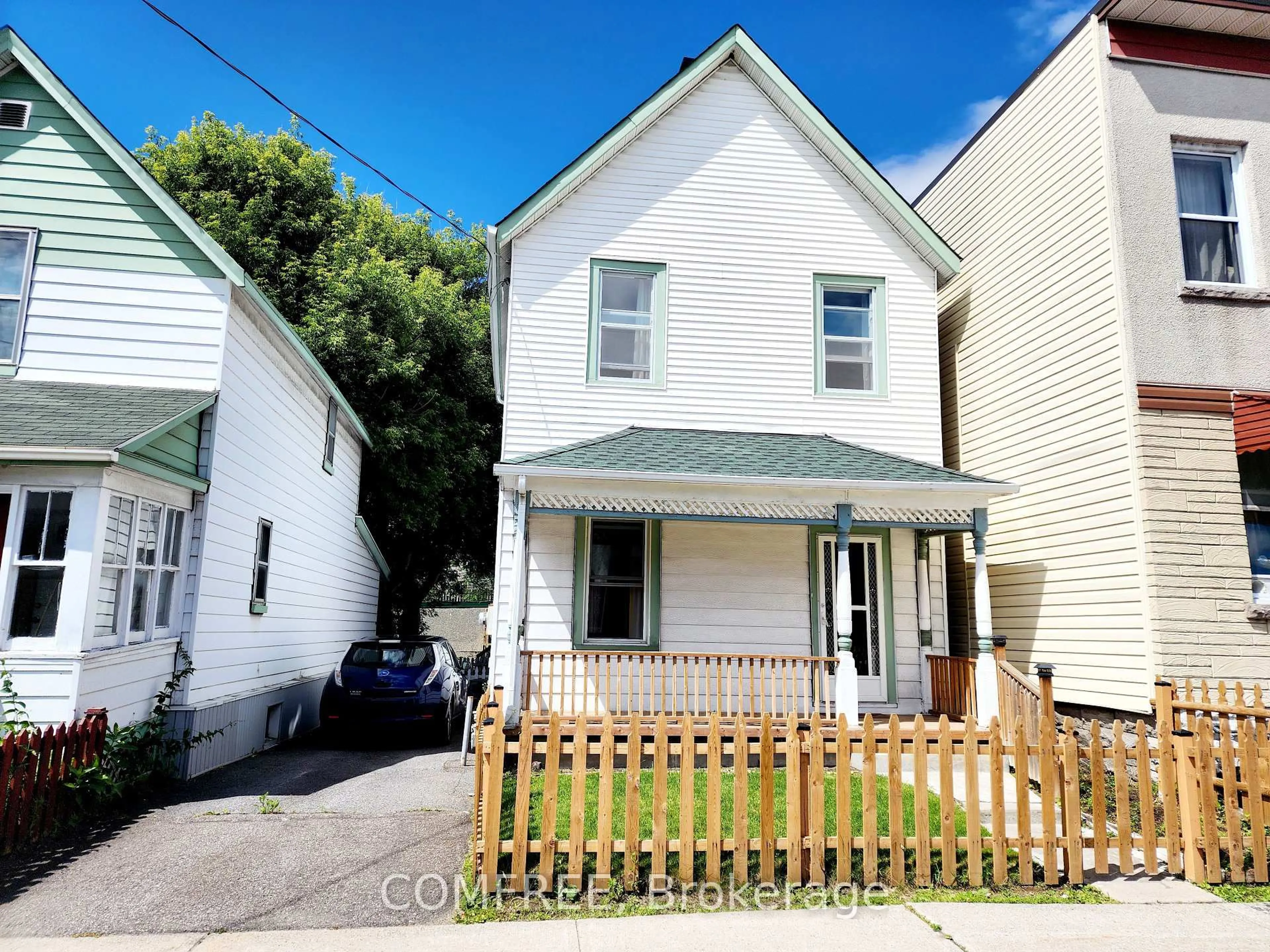 Unknown for 274 Bell St, Ottawa Ontario K1S 4J8