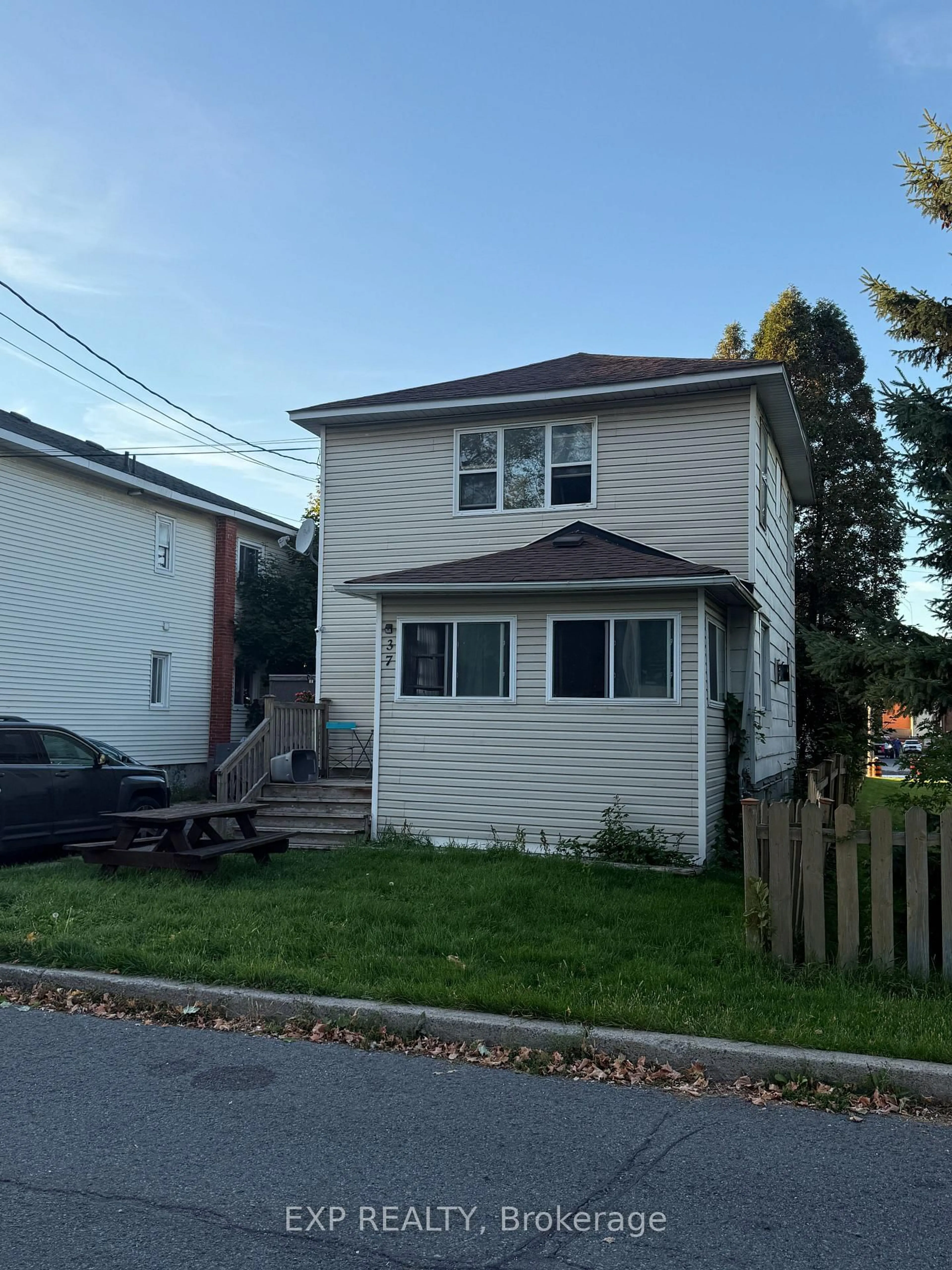 Home with vinyl exterior material, street for 37 Timothy Ave, Cornwall Ontario K6J 1K4
