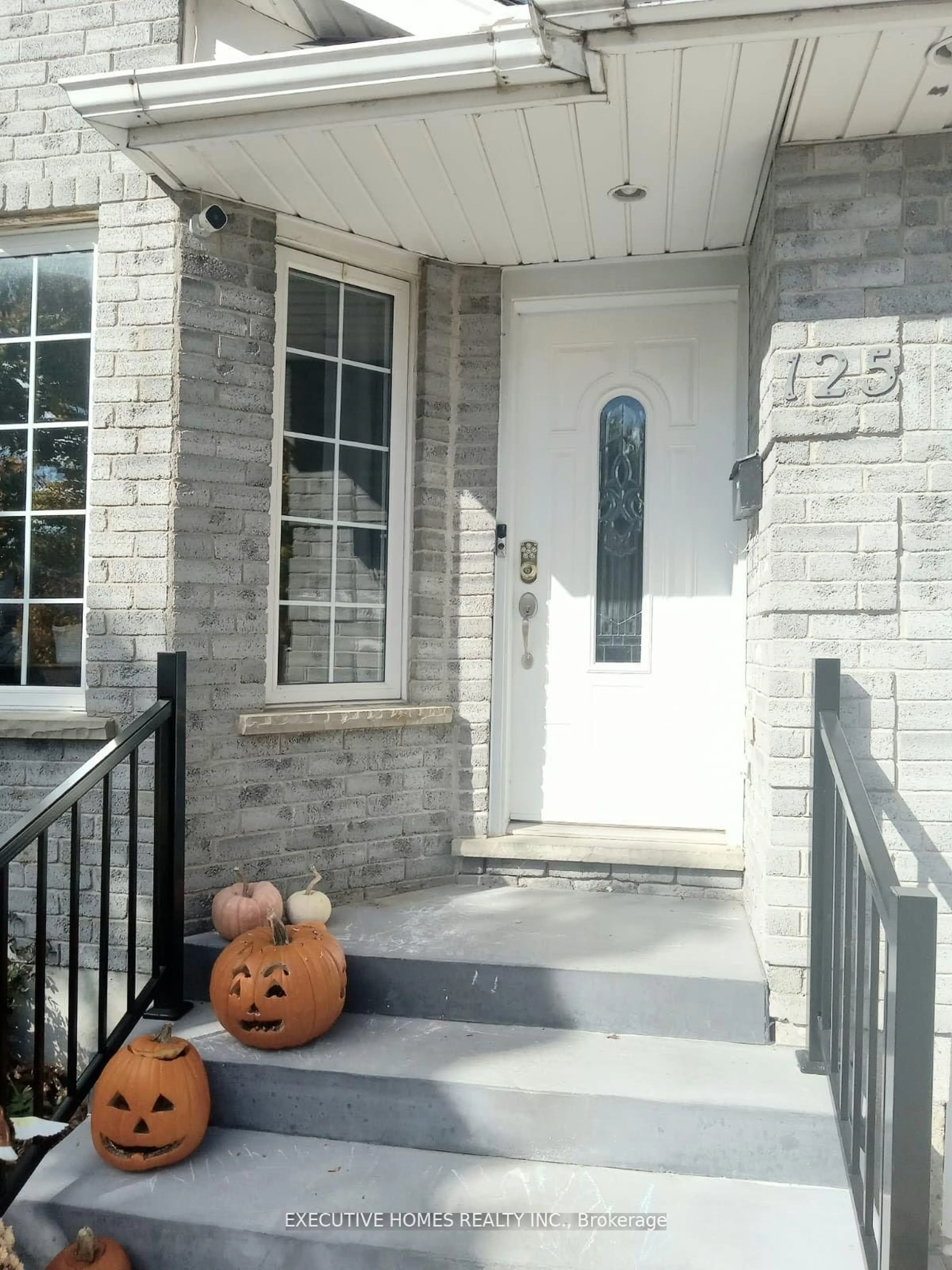 Unknown for 125 Municipal St, Guelph Ontario N1G 4R1