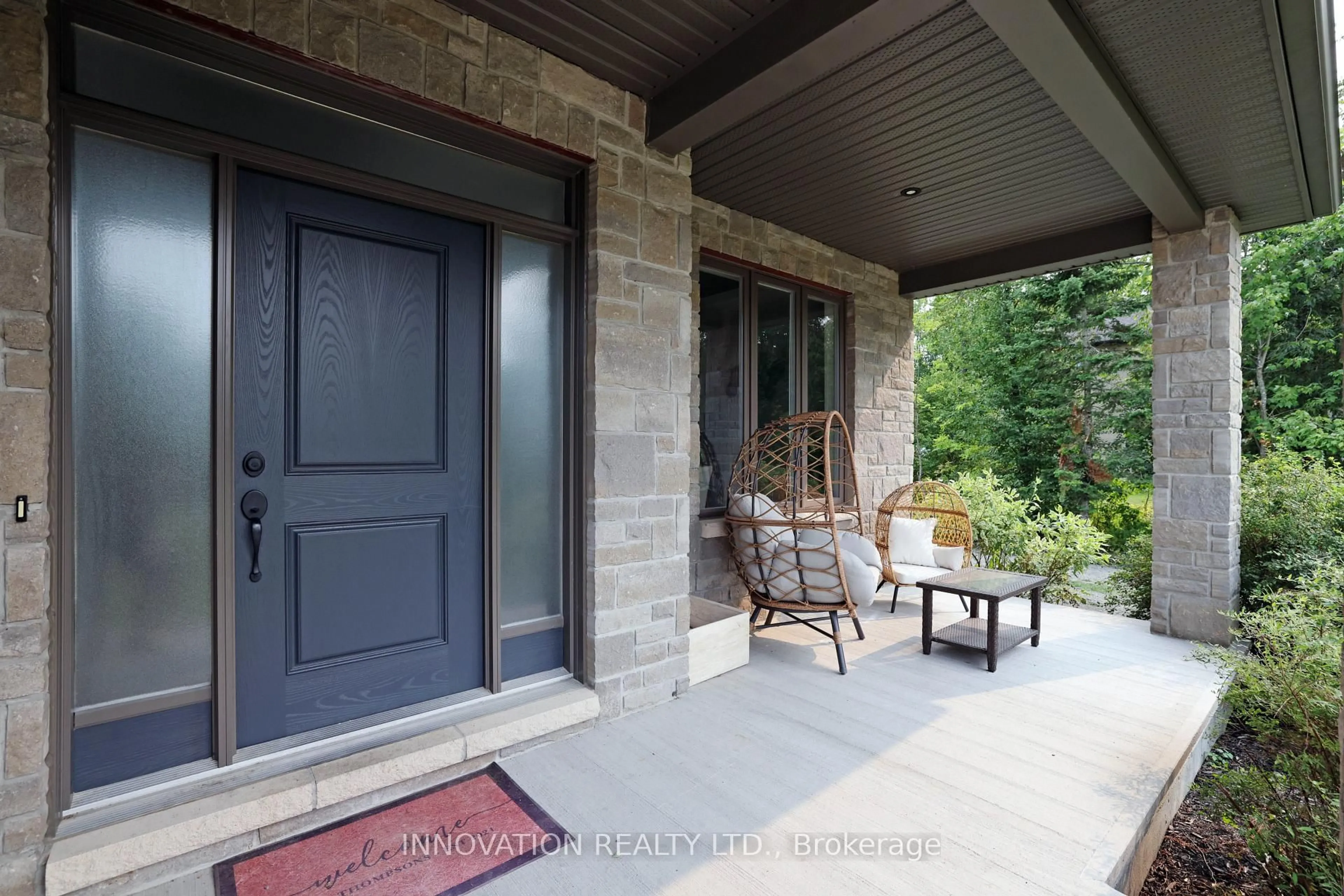 Indoor entryway for 115 Eagle Creek Crt, Ottawa Ontario K0A 1T0