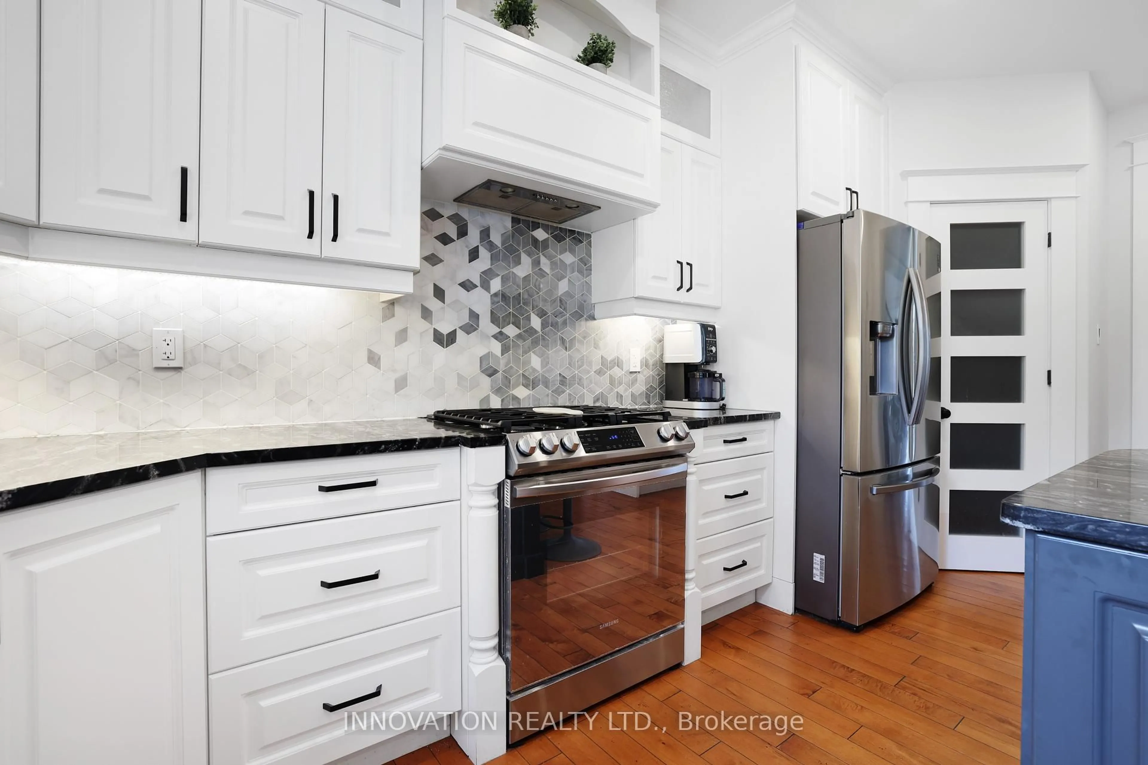Contemporary kitchen, ceramic/tile floor for 115 Eagle Creek Crt, Ottawa Ontario K0A 1T0