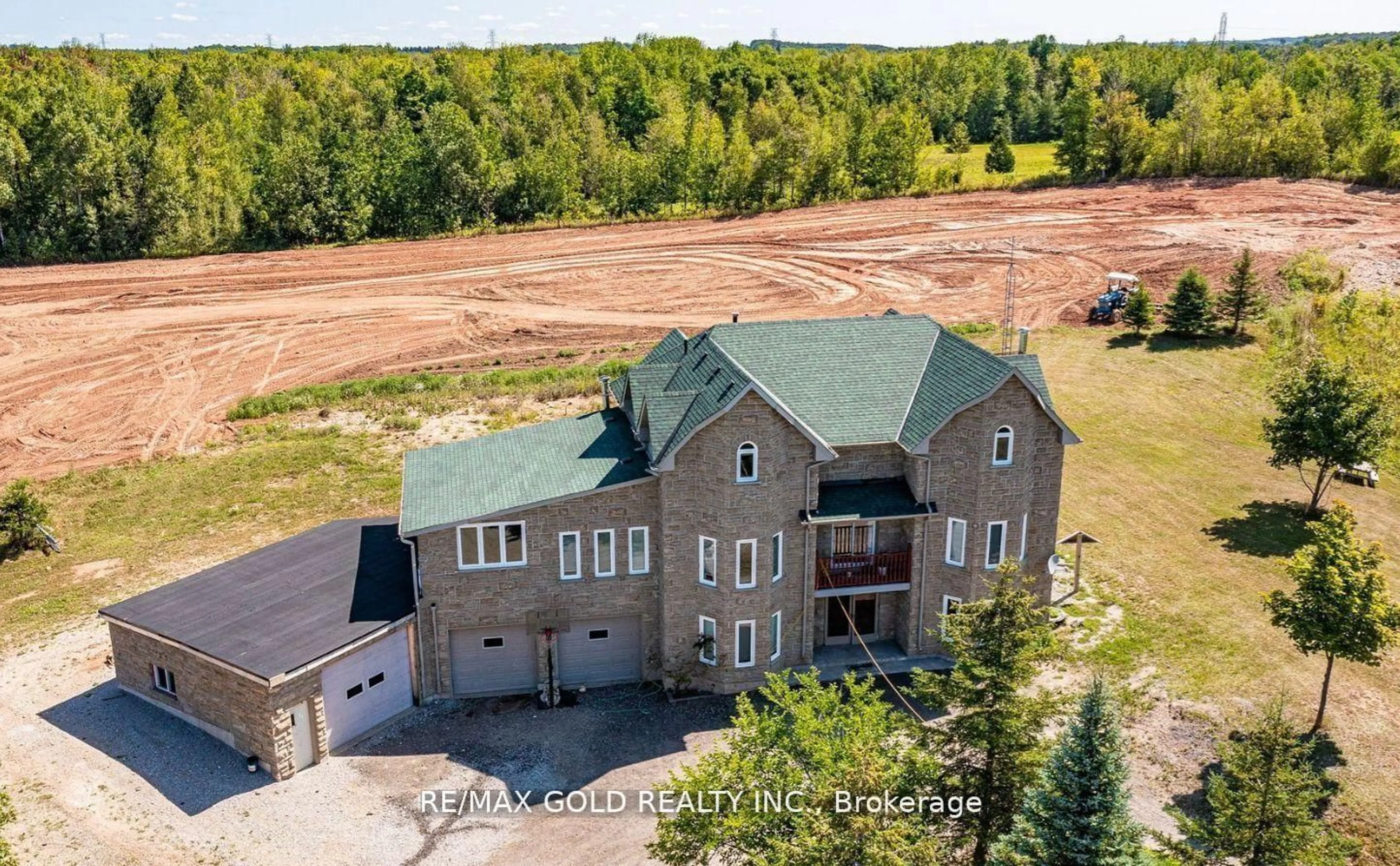 A pic from outside/outdoor area/front of a property/back of a property/a pic from drone, building for 634159 HIGHWAY 10, Mono Ontario L9W 5P4