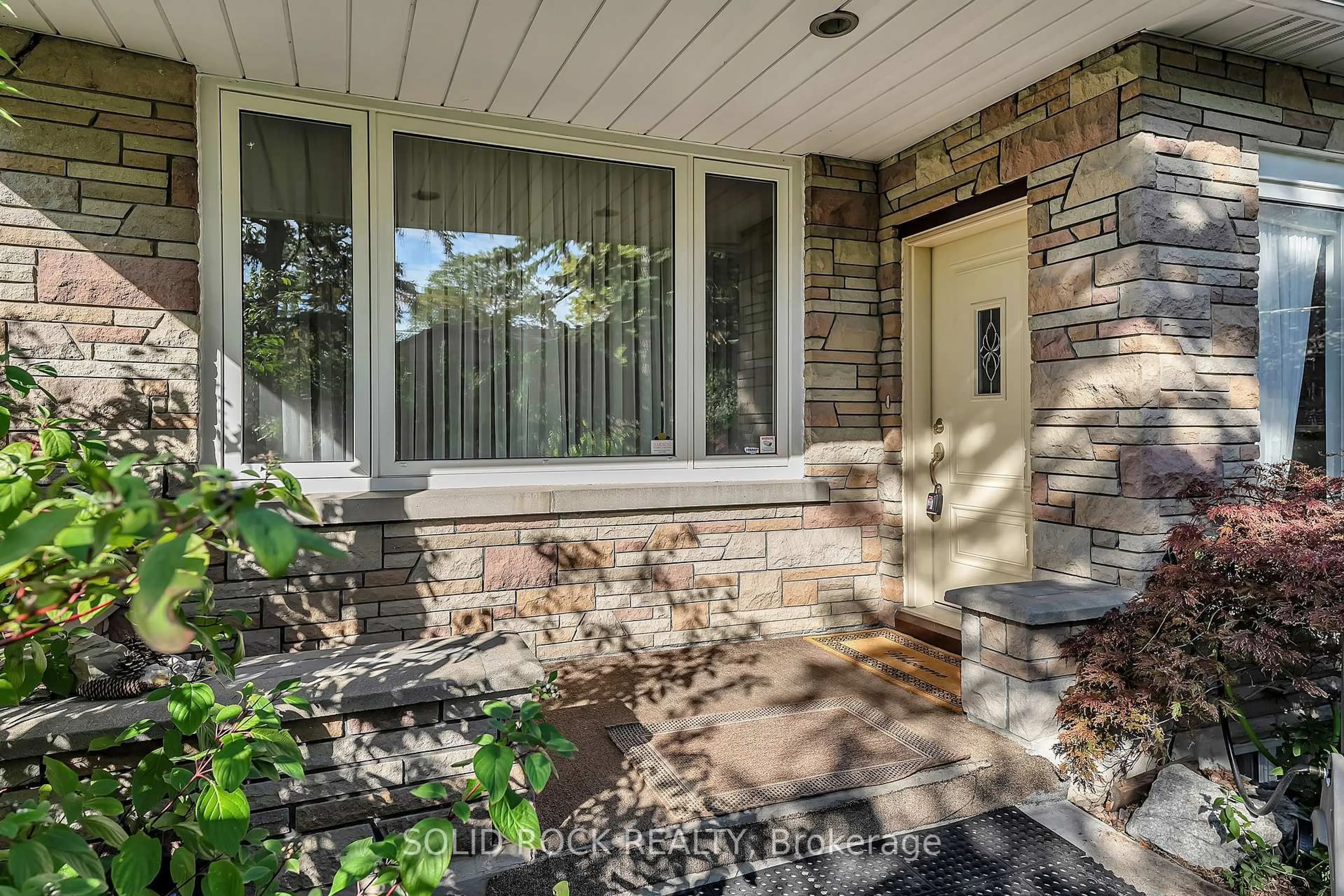Unknown for 471 Tillbury Ave, Ottawa Ontario K2A 0Y6