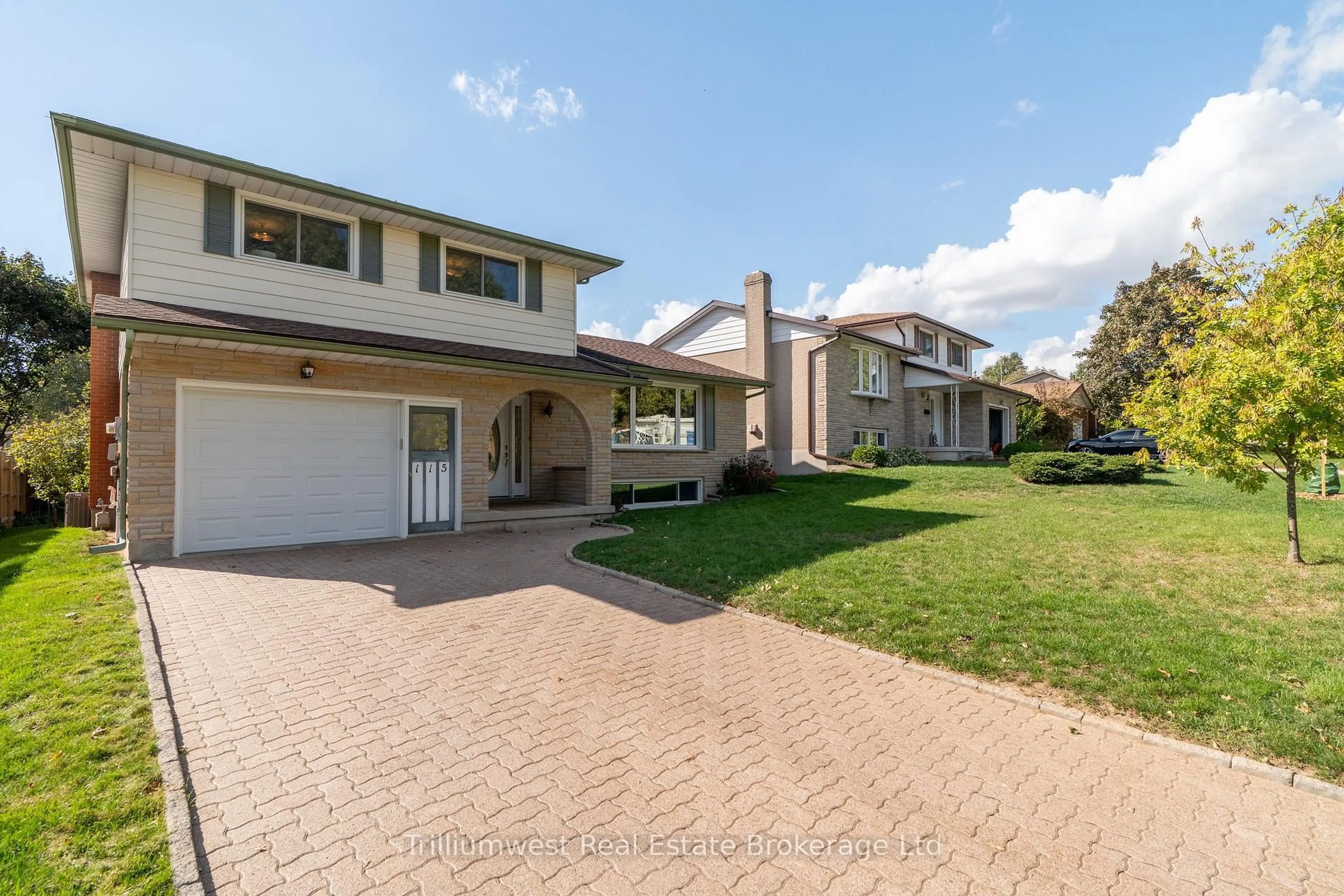 A pic from outside/outdoor area/front of a property/back of a property/a pic from drone, street for 115 White Pine Cres, Waterloo Ontario N2V 1B3